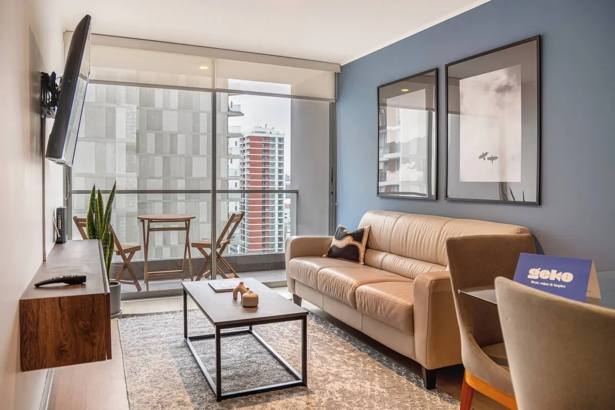 Central 2BR Flat in Barranco w/Balcony