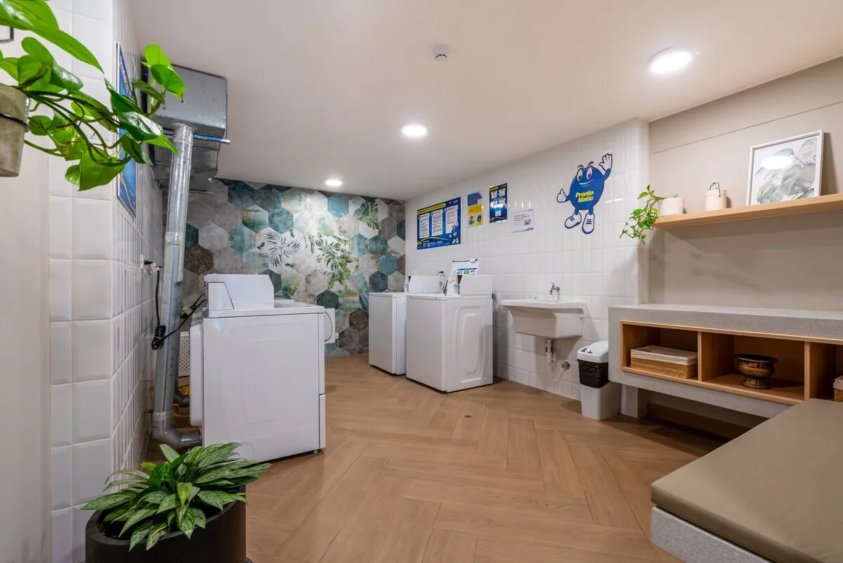 Chic Urban 1BR w/Gym near Financial Center #3