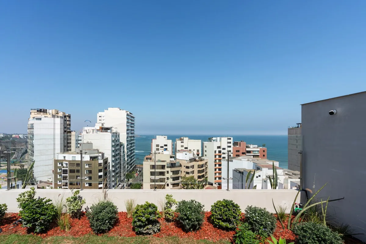 Welcoming 1br Flat Steps From Lima's Malecon - Wfh Ready #3