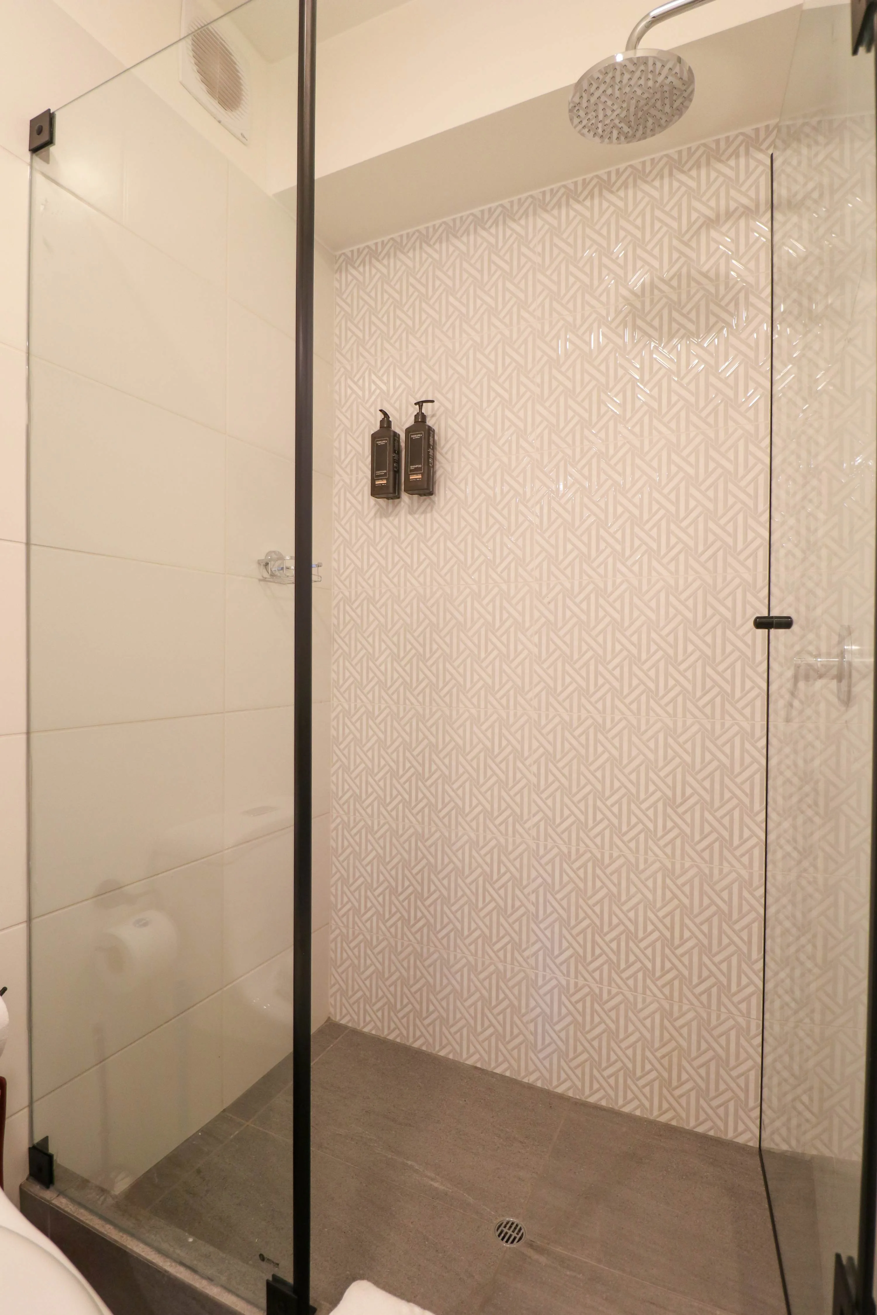 Exceptional 1BR w/Balcony near Costa Verde #4