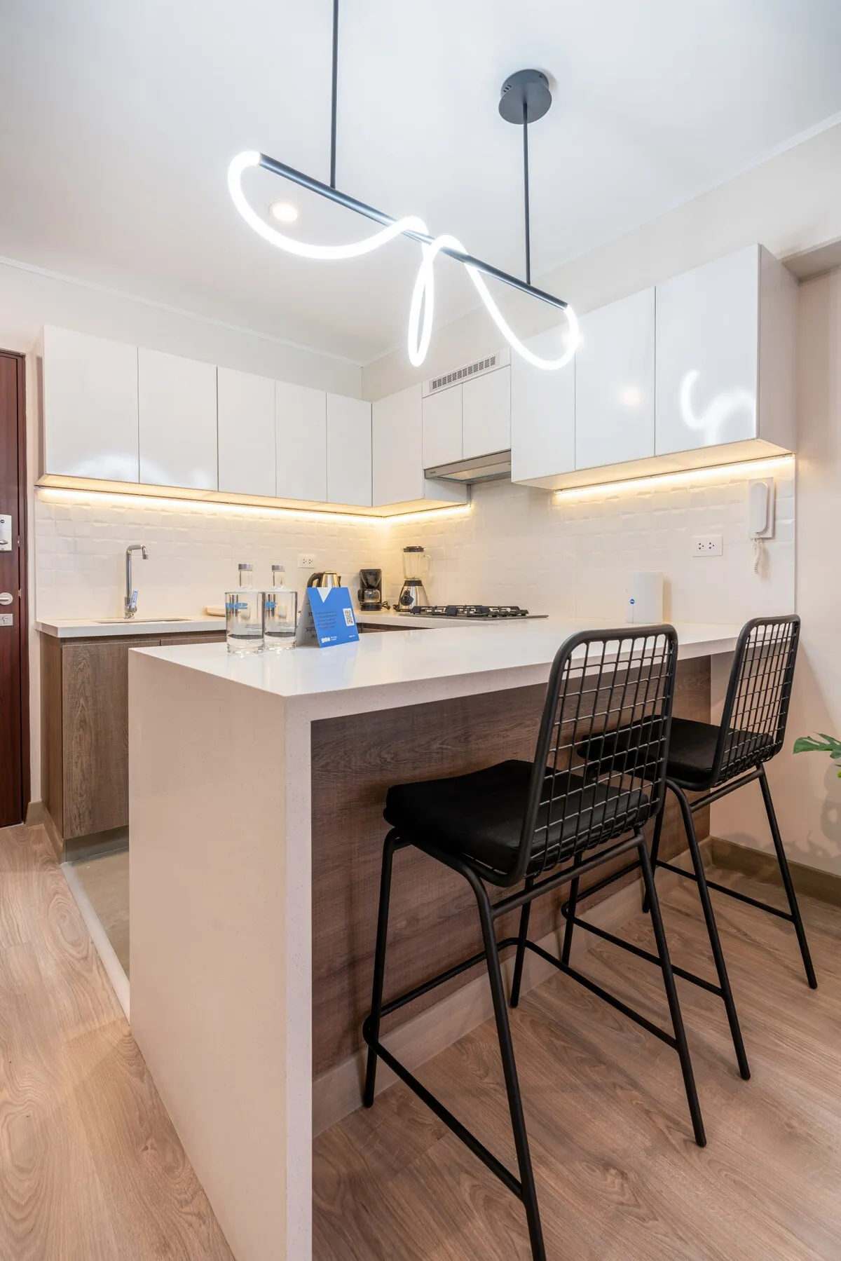 Fresh 1BR w/ Balcony in San Isidro #4