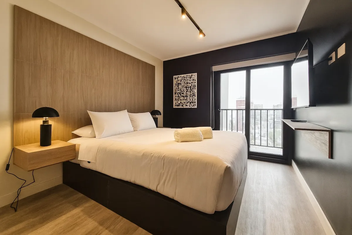 Glamorous 2BR in Barranco w/ Balcony & Pool #2