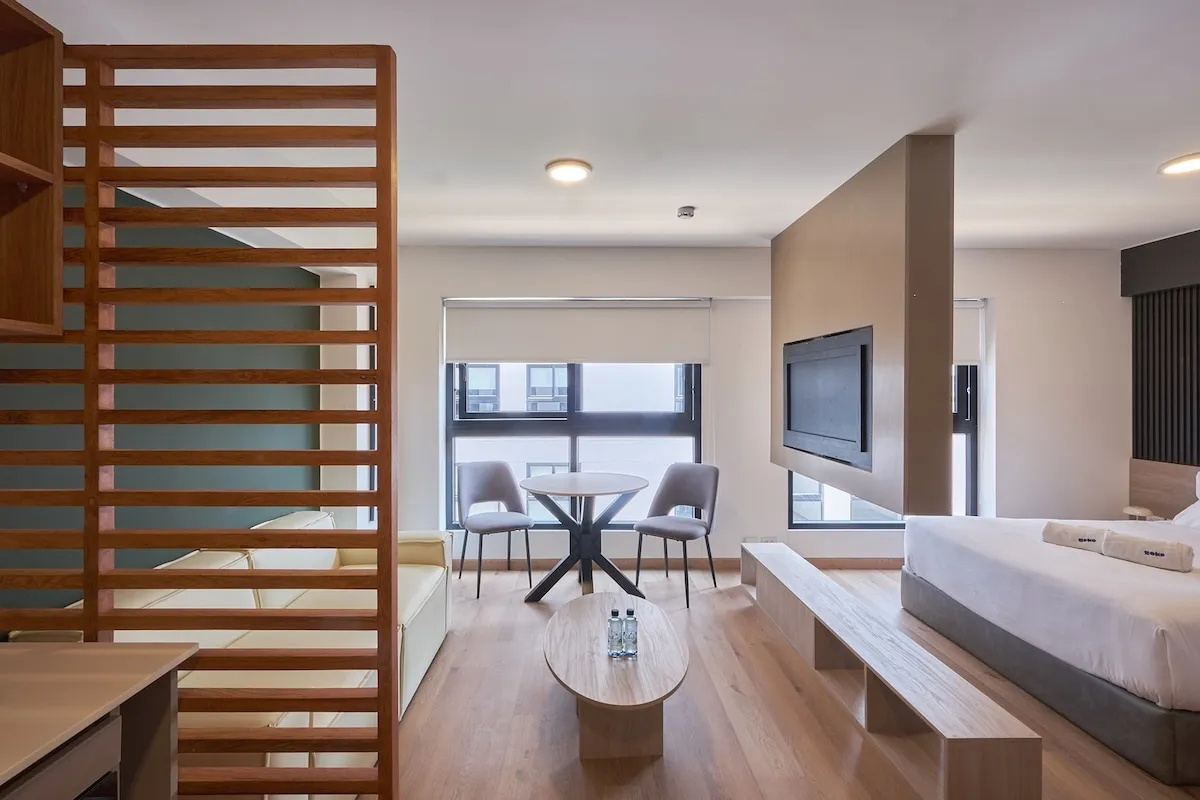 Airy Miraflores Flat Built For Remote Work - Distinctive 1br With Pool