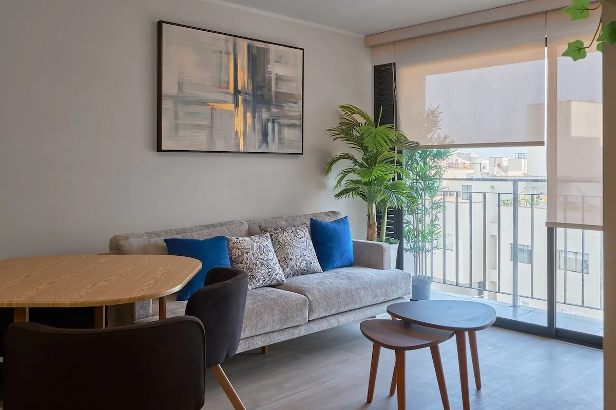 Dazzling 2BR w/Parking near Kennedy Park