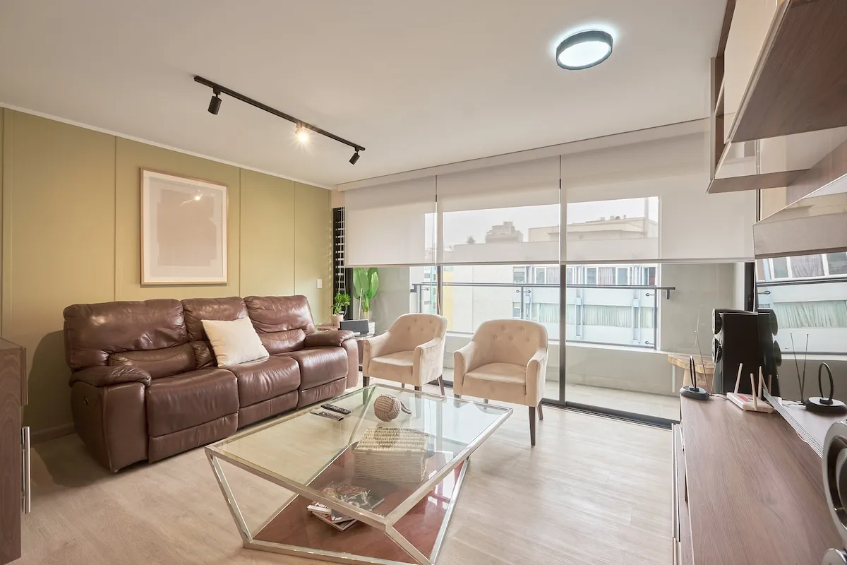 Dreamy 2BR w/ balcony near Kennedy Park