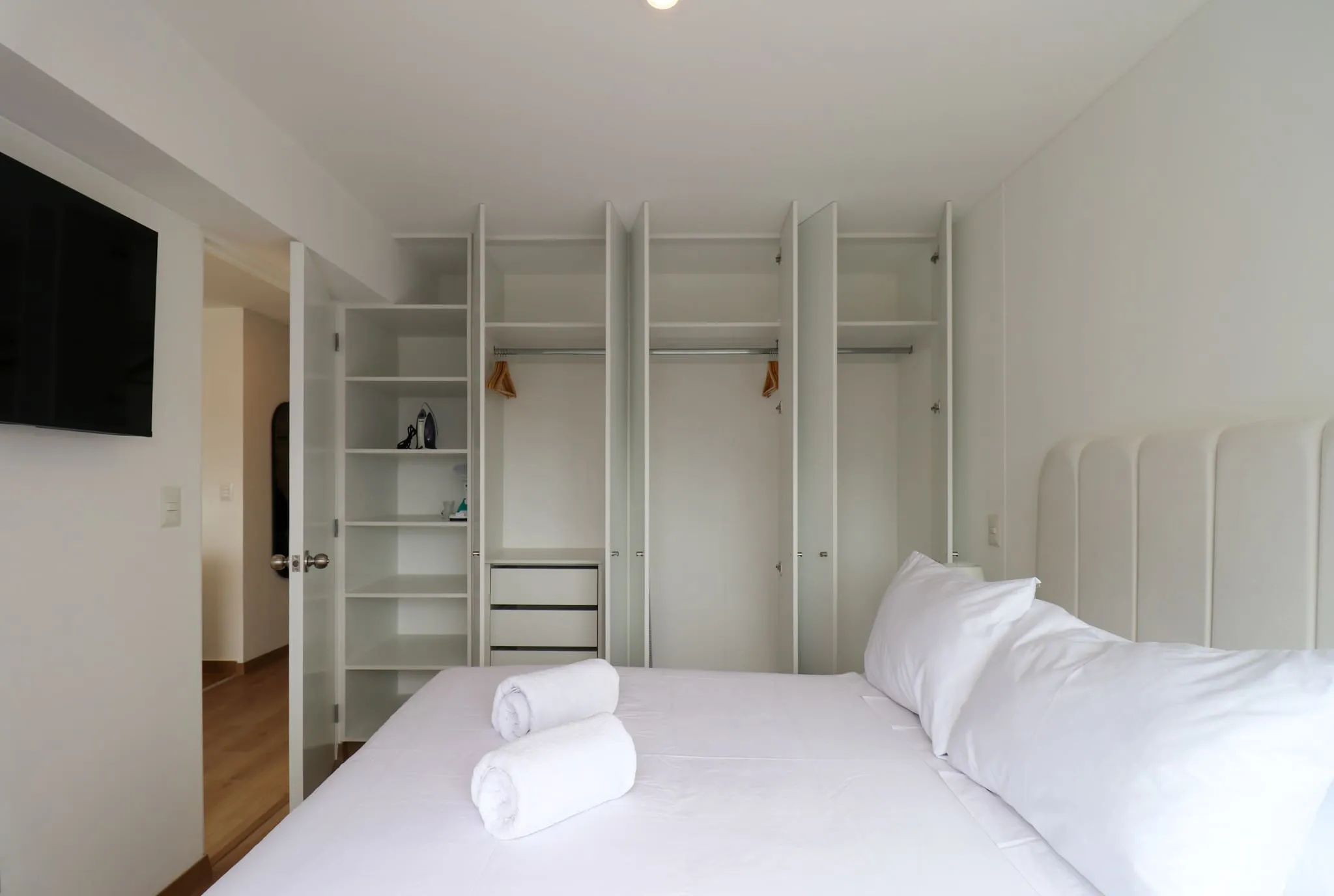 Fabulous 1BR w/ Balcony in Jesús María #3
