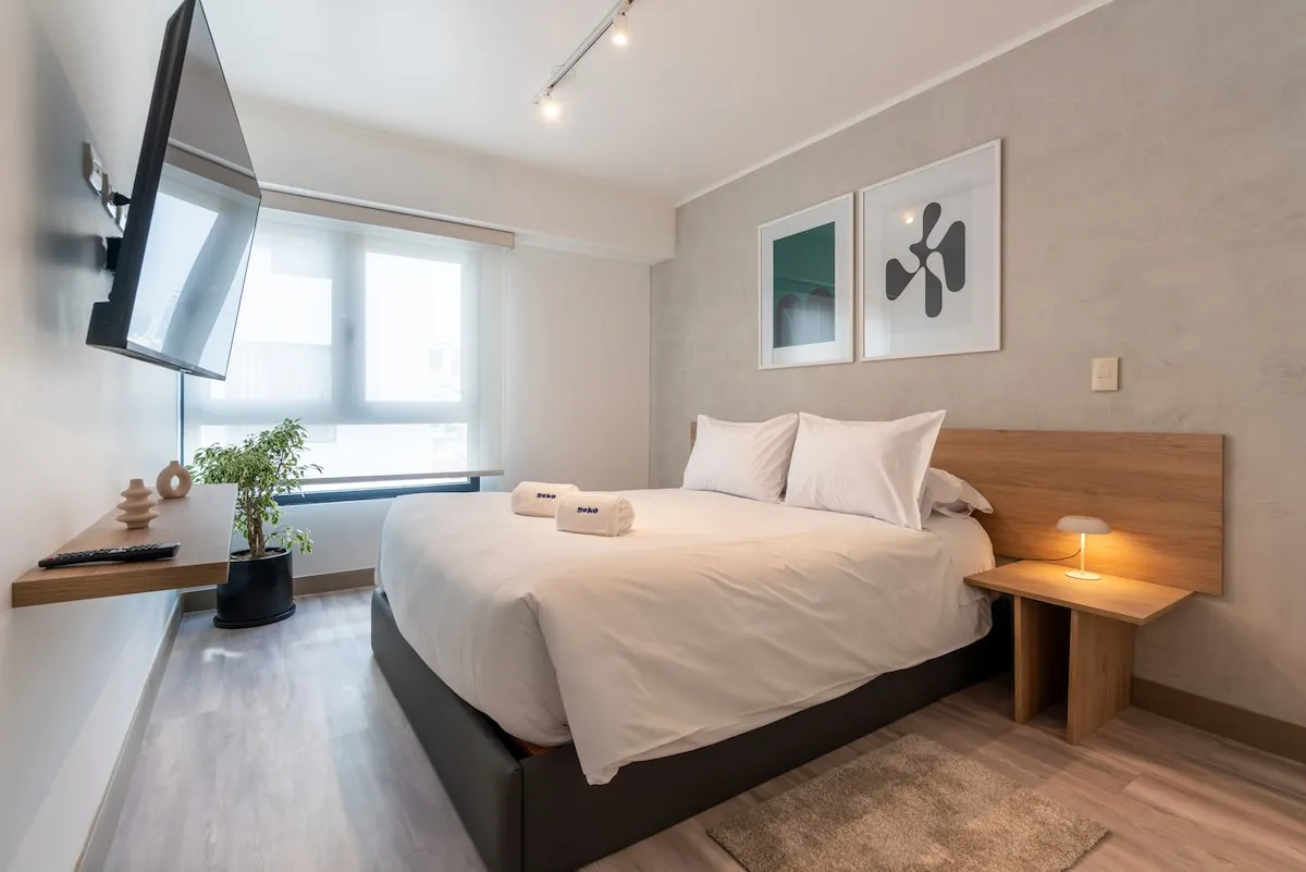 Modern 2BR w/ Pool Near El Olivar Park