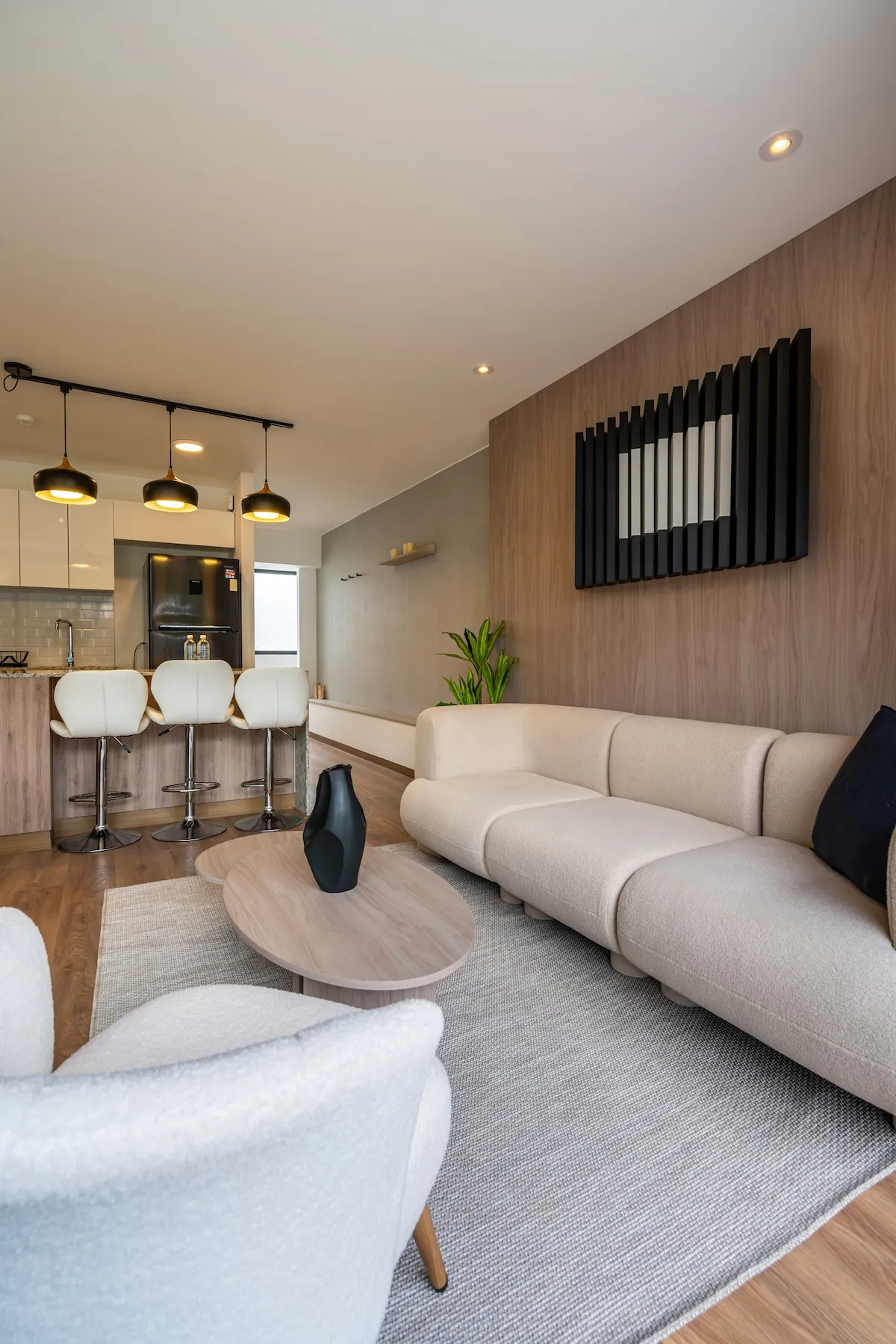 Modern 3BR w/Balcony in Center of Miraflores