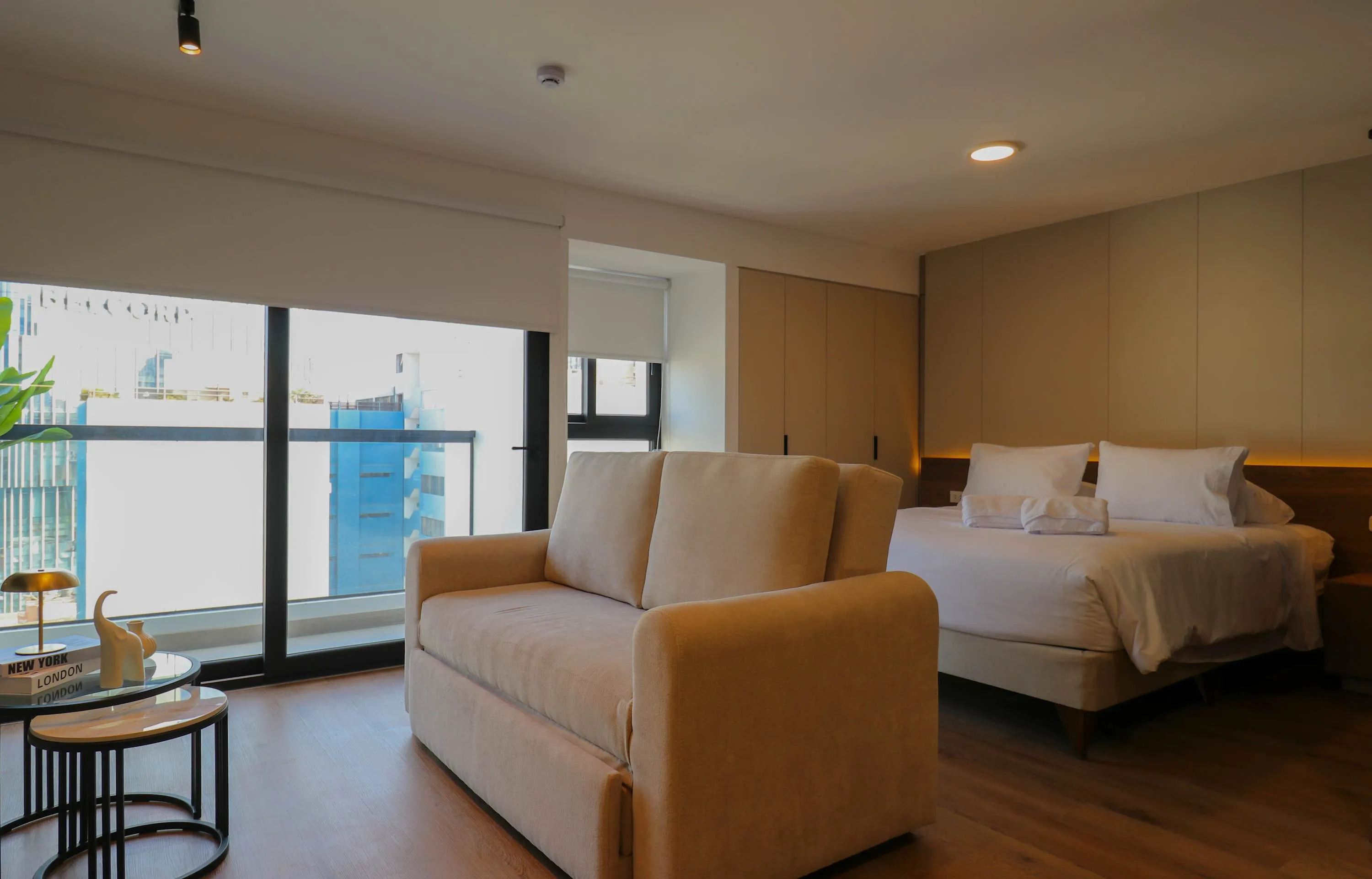 Modern Loft w/ Balcony near Olivar Park