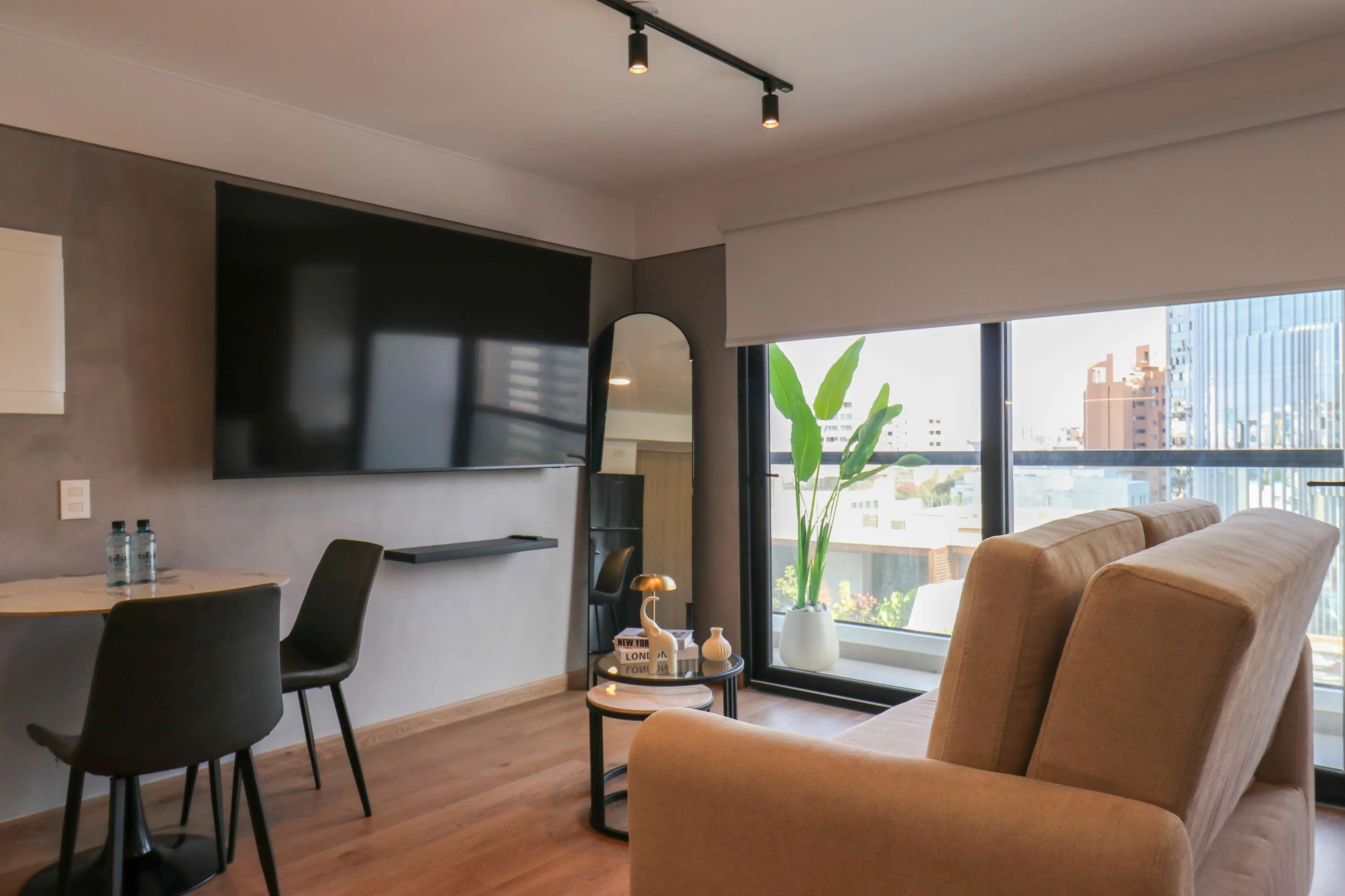 Modern Loft w/ Balcony near Olivar Park #2