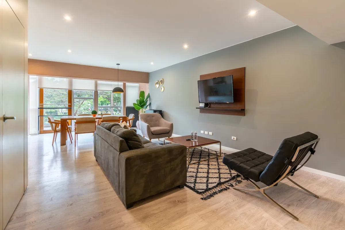 Premium Barranco Flat W/ Dedicated Workspace & Scenic Lima Views