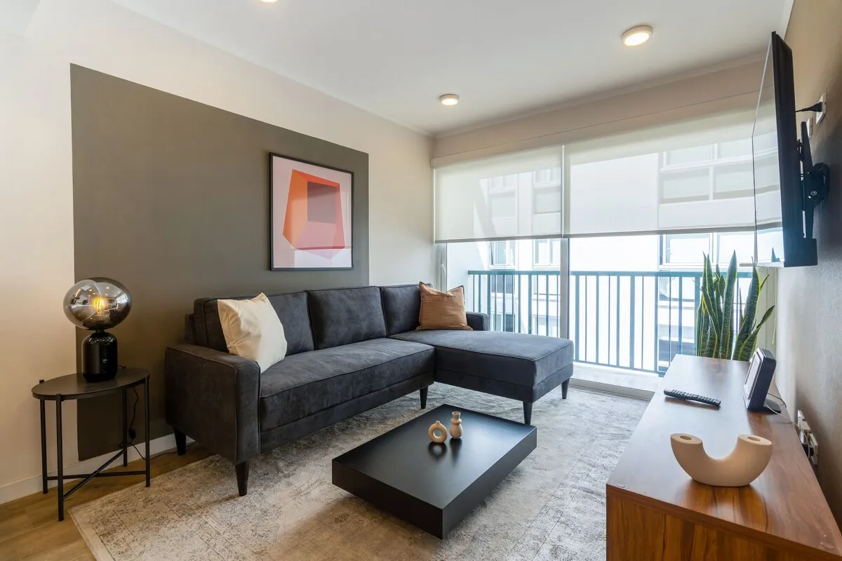 Wfh-ready Flat In Barranco: Sleek Roomy 1br With Balcony, Lima #2