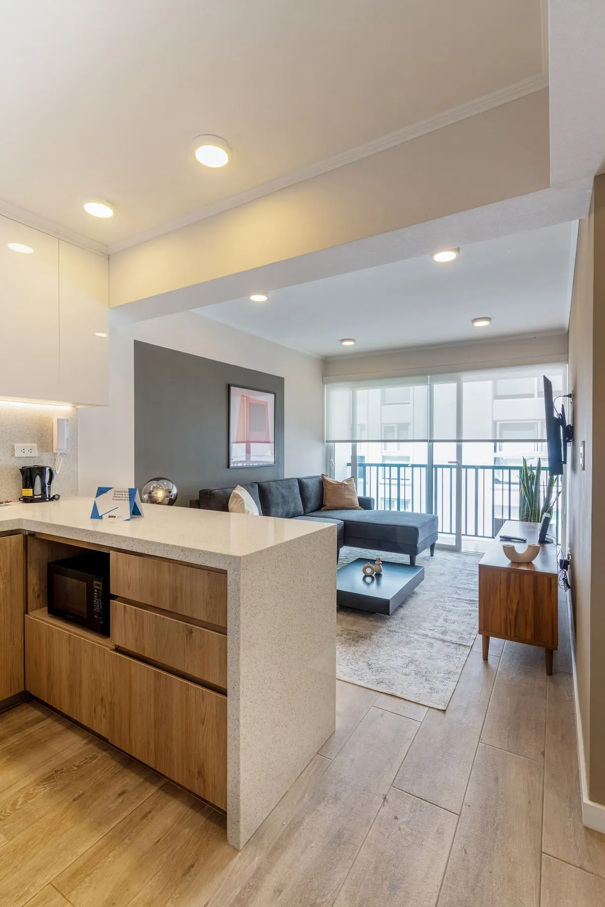 Wfh-ready Flat In Barranco: Sleek Roomy 1br With Balcony, Lima #4