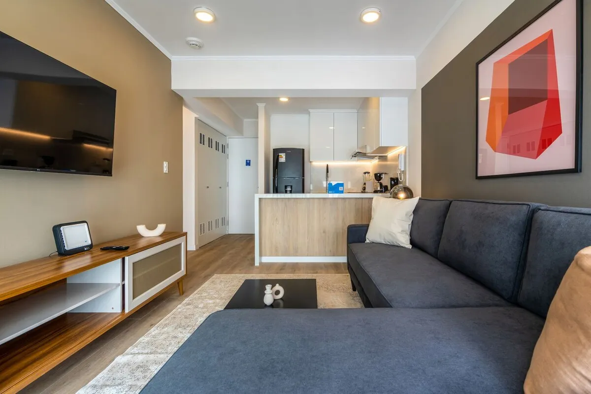 Wfh-ready Flat In Barranco: Sleek Roomy 1br With Balcony, Lima #3