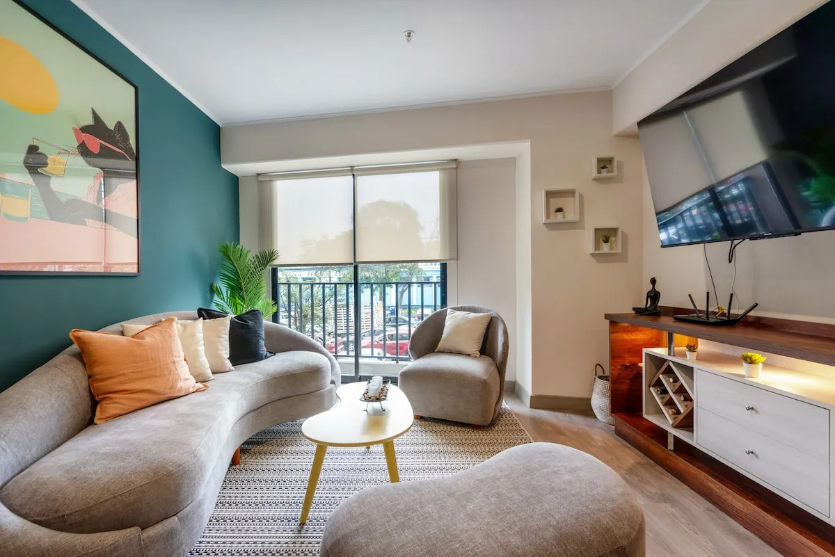 Stylish 1BR Flat w/ Pool in Barranco