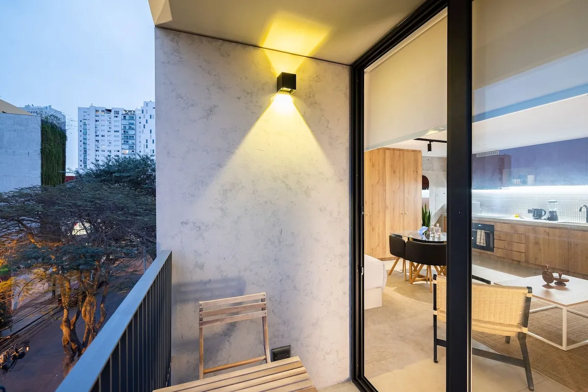 Distinctive Barranco Loft In Lima: Comfortable 1br With Work-friendly Balcony #4