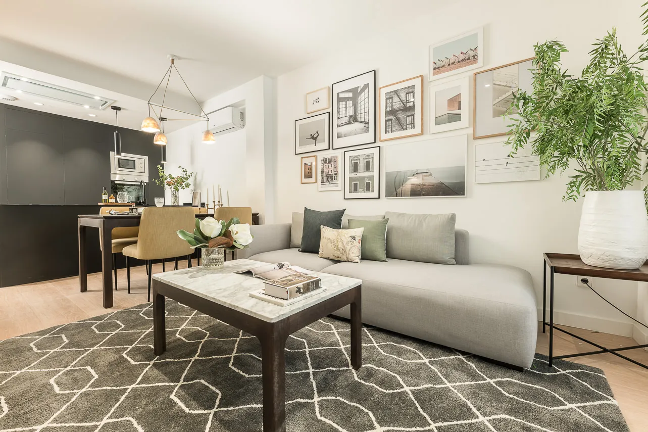 Sophisticated Madrid Flat With Bright, Spacious Areas For Remote Work #4