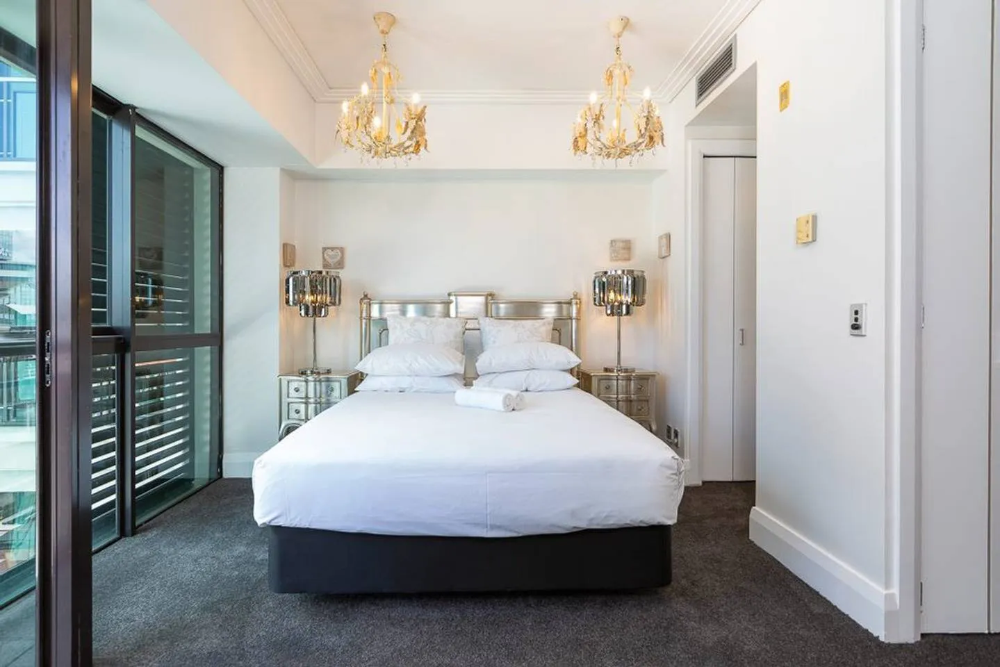 Luxurious Efficient 1br Auckland Flat - Dedicated Home Office & High-speed Wifi