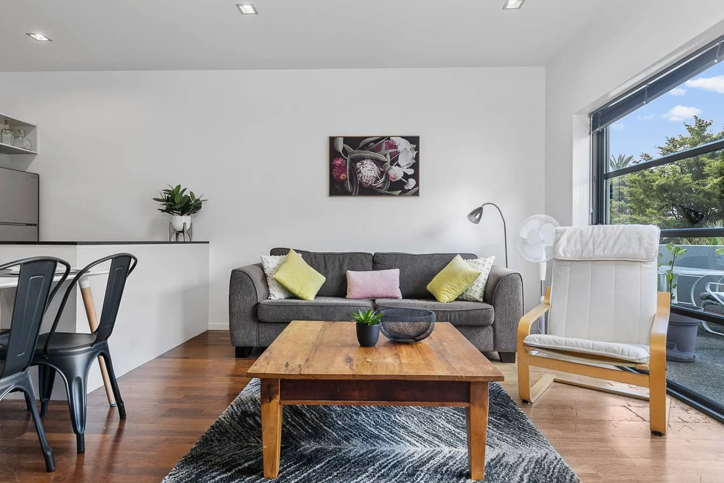 Sleek Auckland 2br Flat - Intimate Space, Dedicated Home-office & Free Parking #3