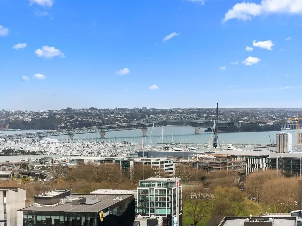 Cozy Modern Flat In Auckland Cbd With Dedicated Home Office For Remote Work #5