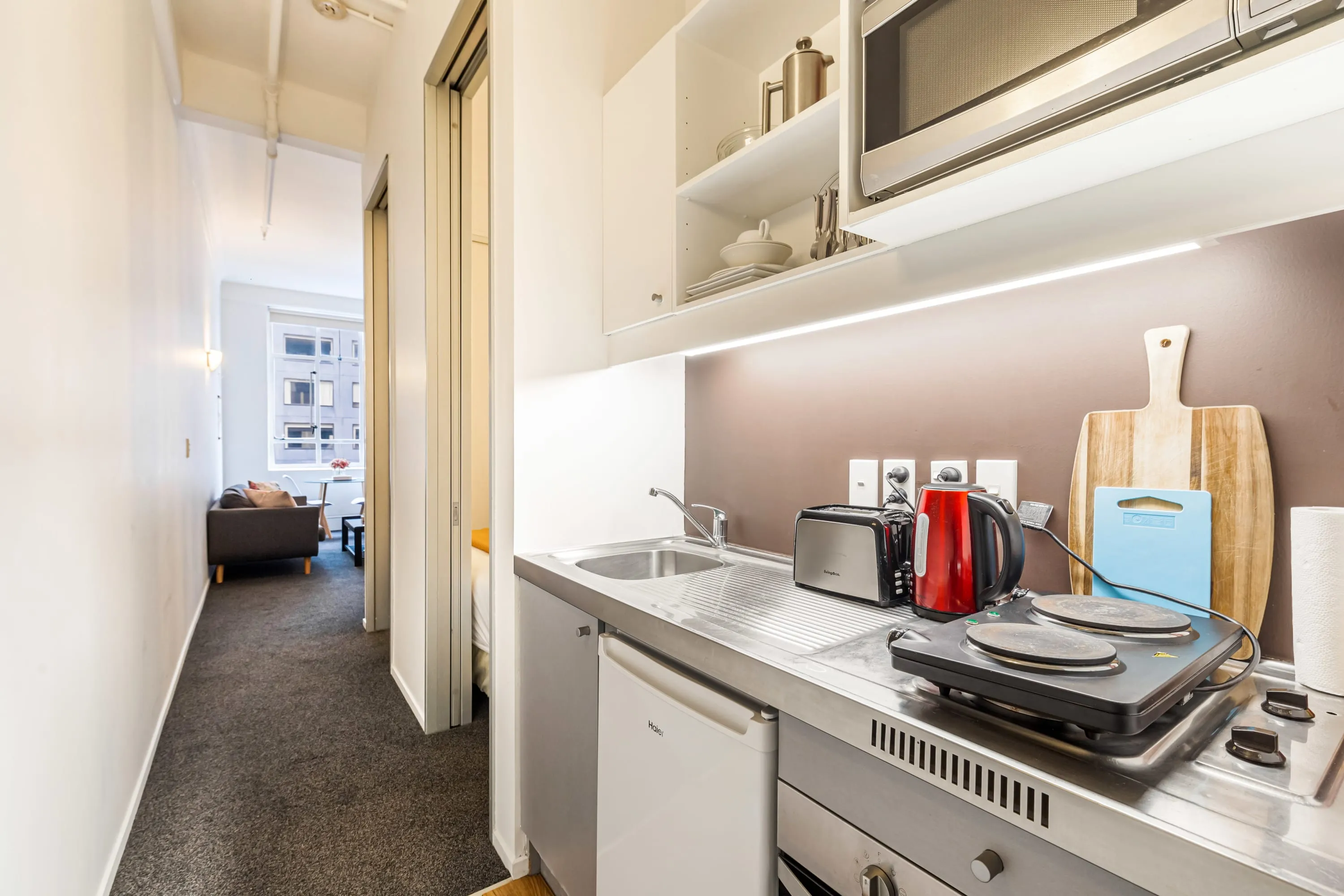 Contemporary 1br Flat In Auckland - Compact Home Office & High-speed Wifi For Remote Work #4