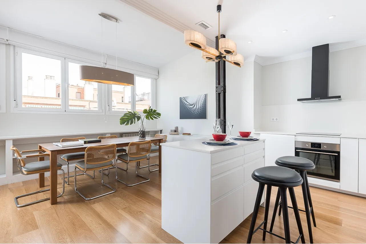 Upscale Madrid Flat With Airy Home Office Spaces For Remote Work Flexibility #5