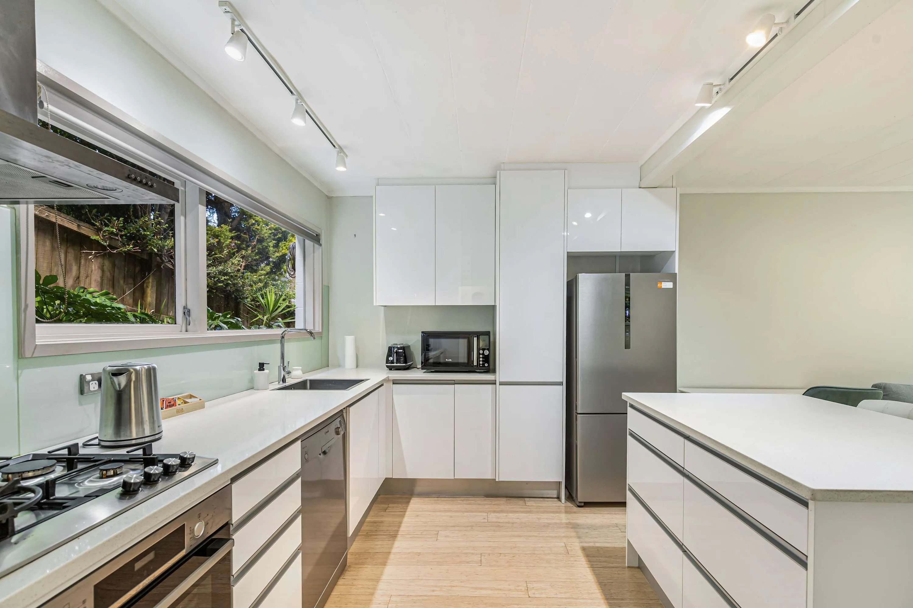Herne Bay 1br Flat - Refined, Efficient Layout & Dedicated Home Office #3