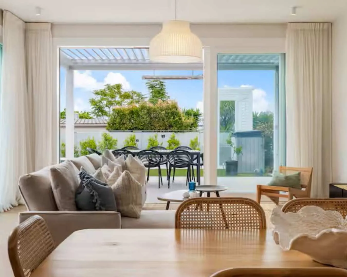 Digital Nomad-ready Executive Flat: Charming 3br In Auckland With Dedicated Home Office
