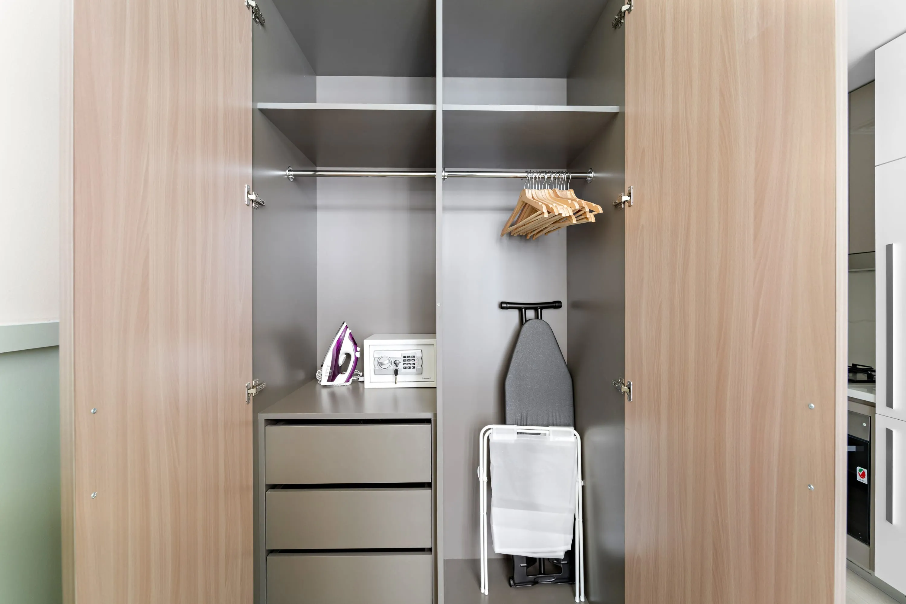 Curated 31m2 Dubai Design Studio With Dedicated Home Office For Remote Work Flexibility #5