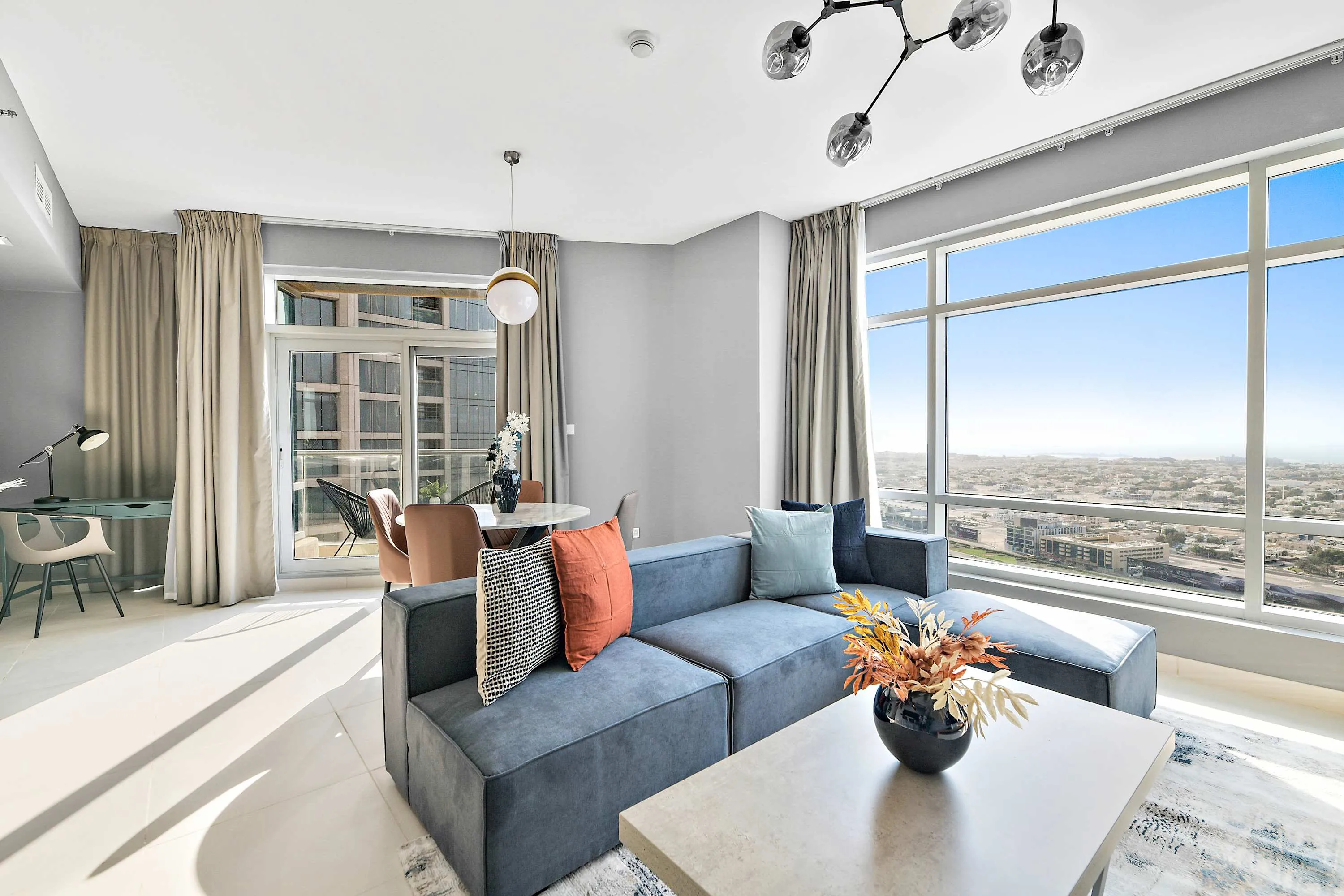 Upscale 85m2 Dubai Flat With Bright Home Office For Productive Remote Work #2