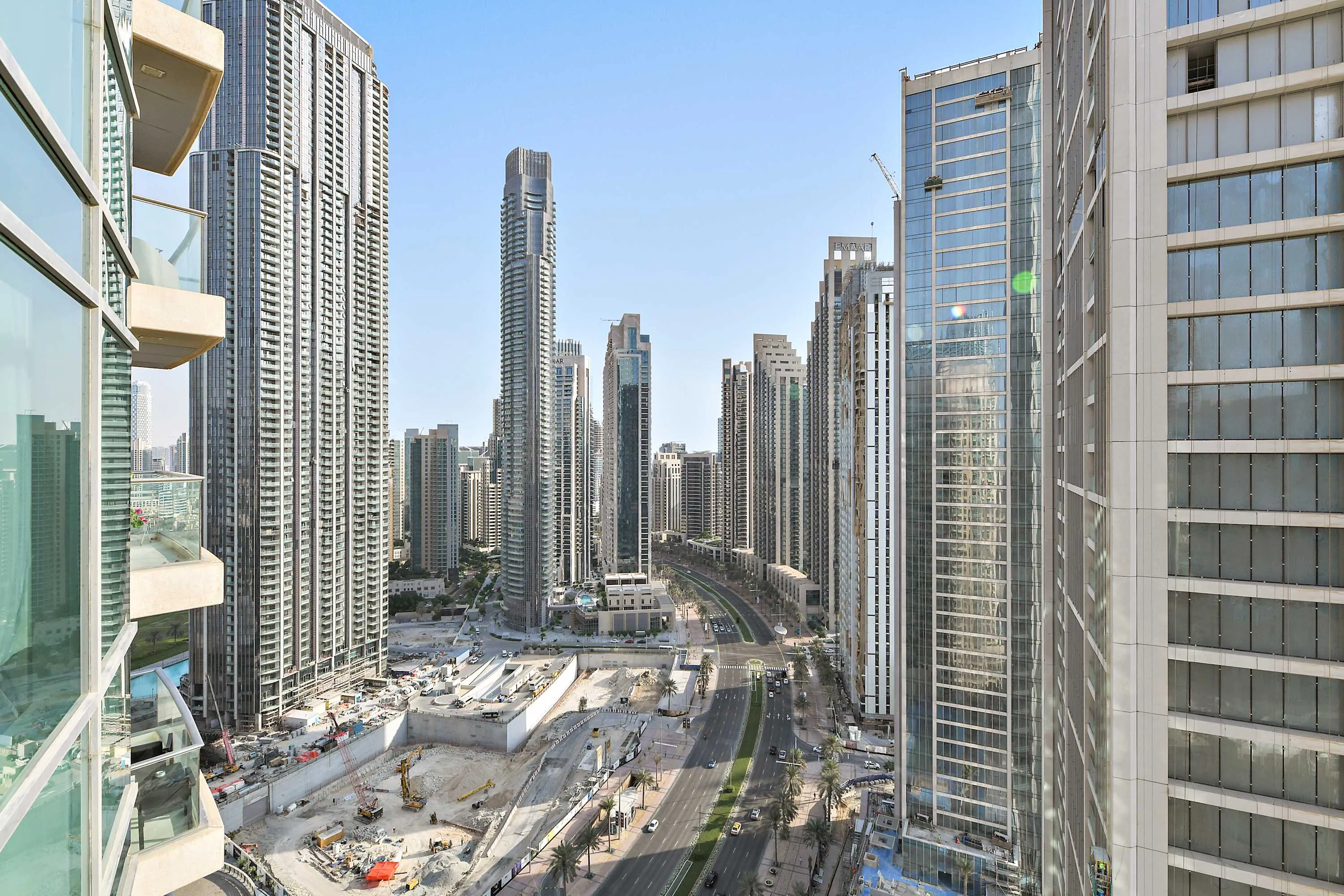 Upscale 85m2 Dubai Flat With Bright Home Office For Productive Remote Work #4