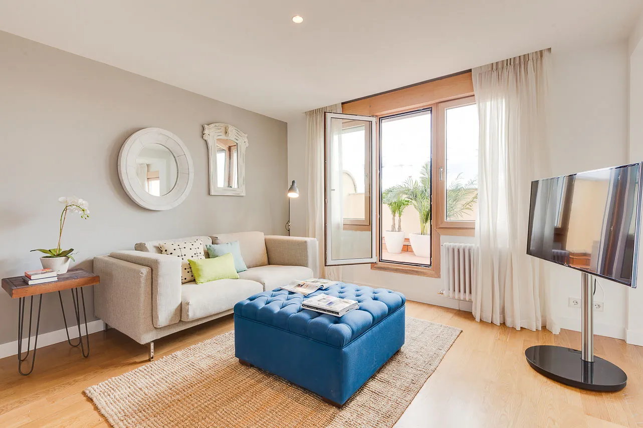 Elegant Madrid Flat With Airy Workspace For Seamless Remote Work #2