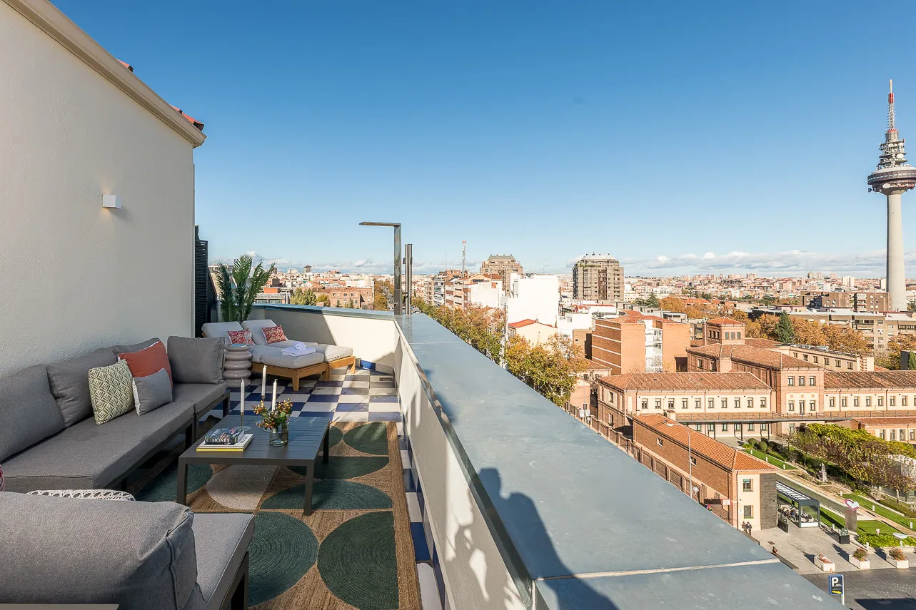 Madrid 2br Modern Flat With Home Office Setup And Stylish Kitchen #2