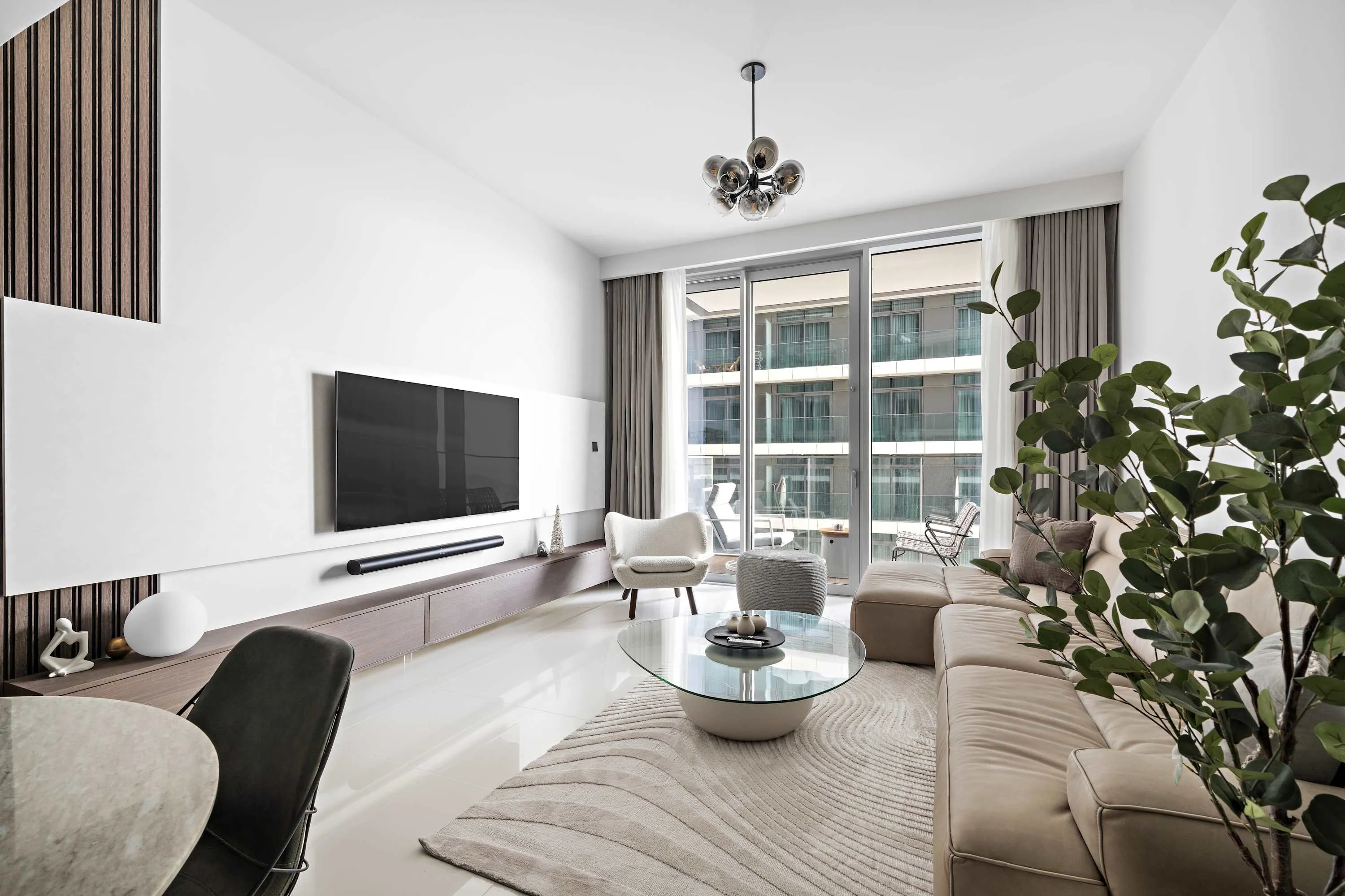 Sophisticated 2br Flat With Dedicated Home Office In Dubai's Beach Isle District #4