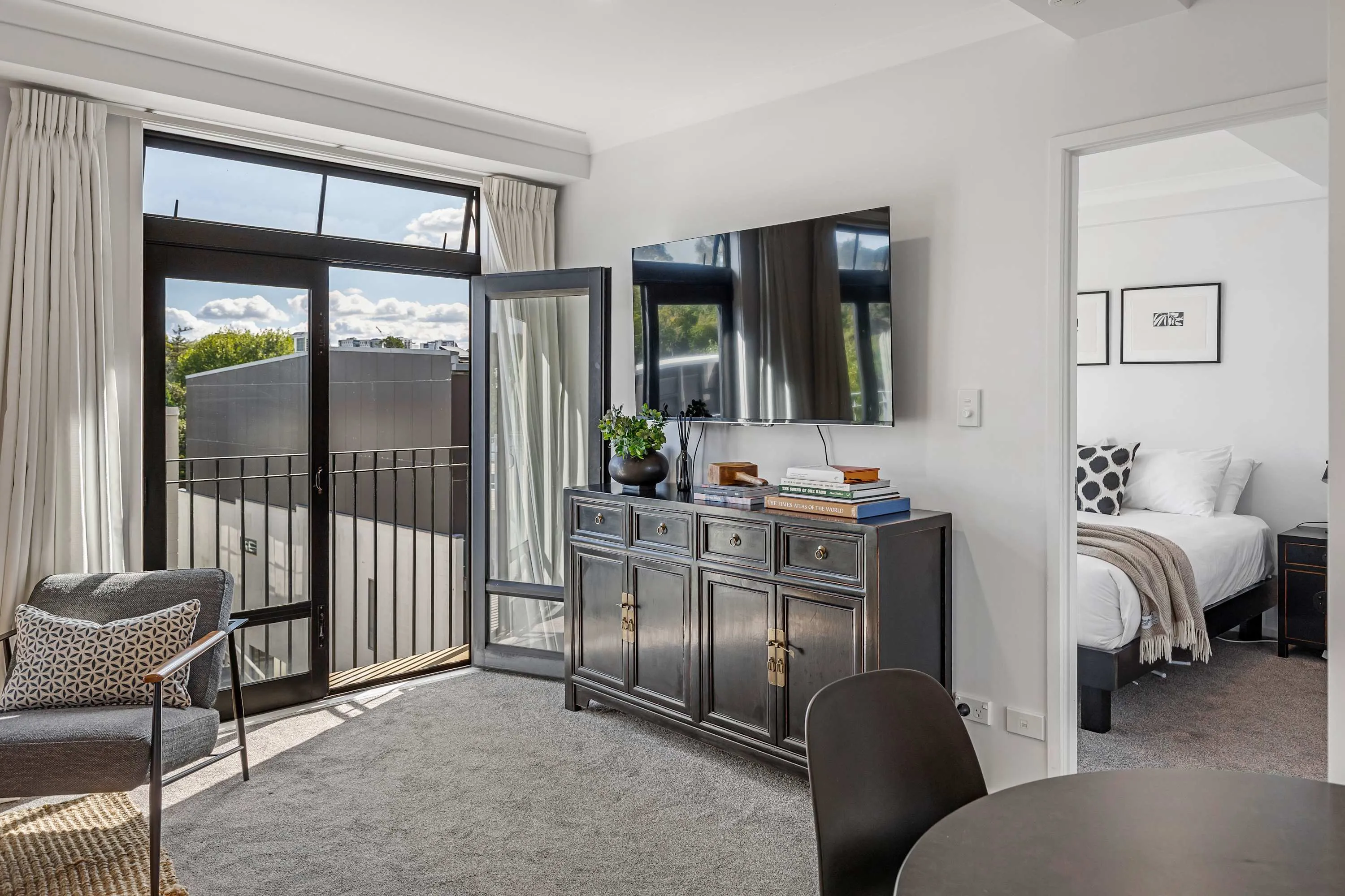 Premium Parnell Flat -- Charming 1br, Work-from-home Ready With Private Study Nook #4
