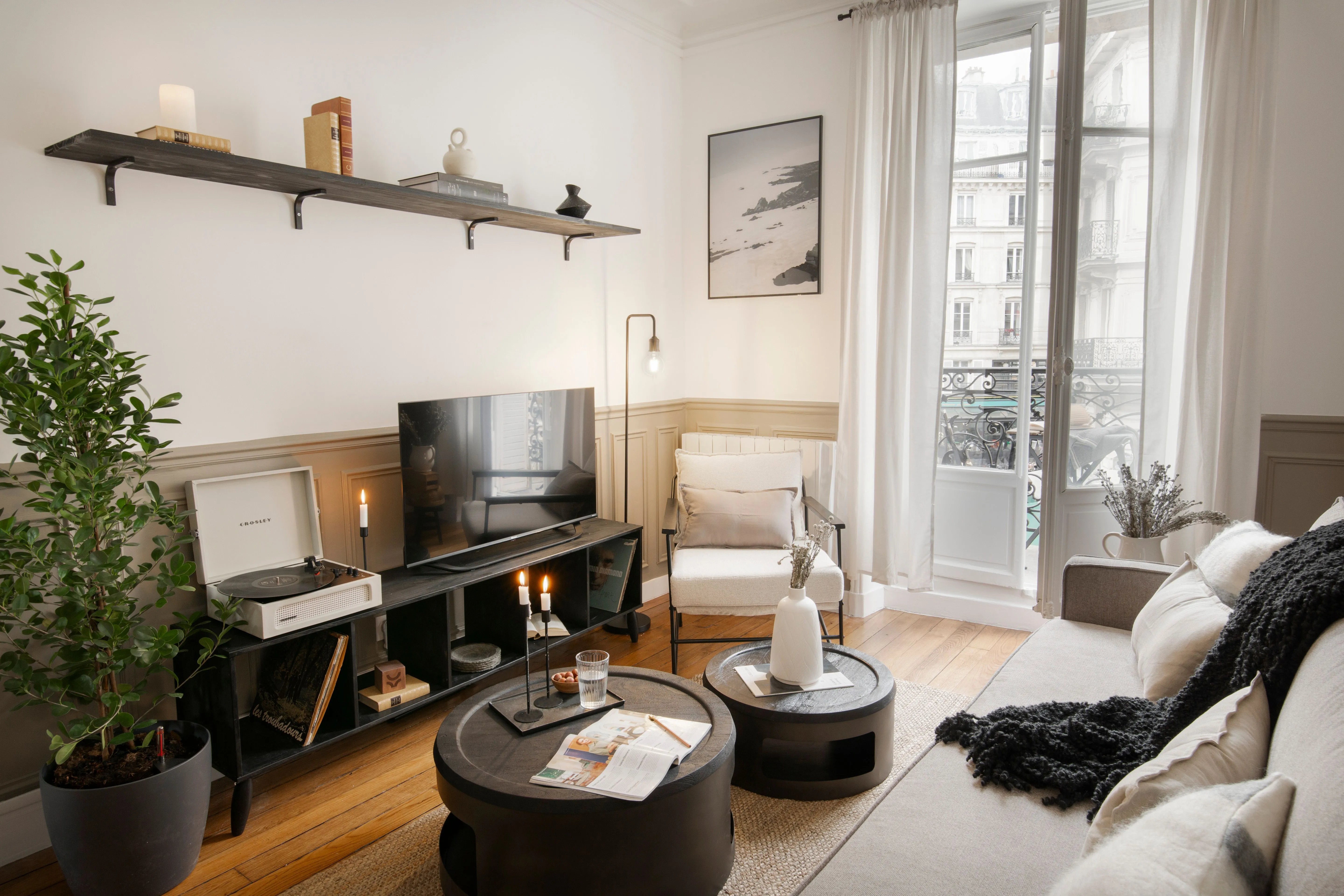 Spacious Paris Flat With High-speed Fiber & Pro Workspace For Remote Professionals #4