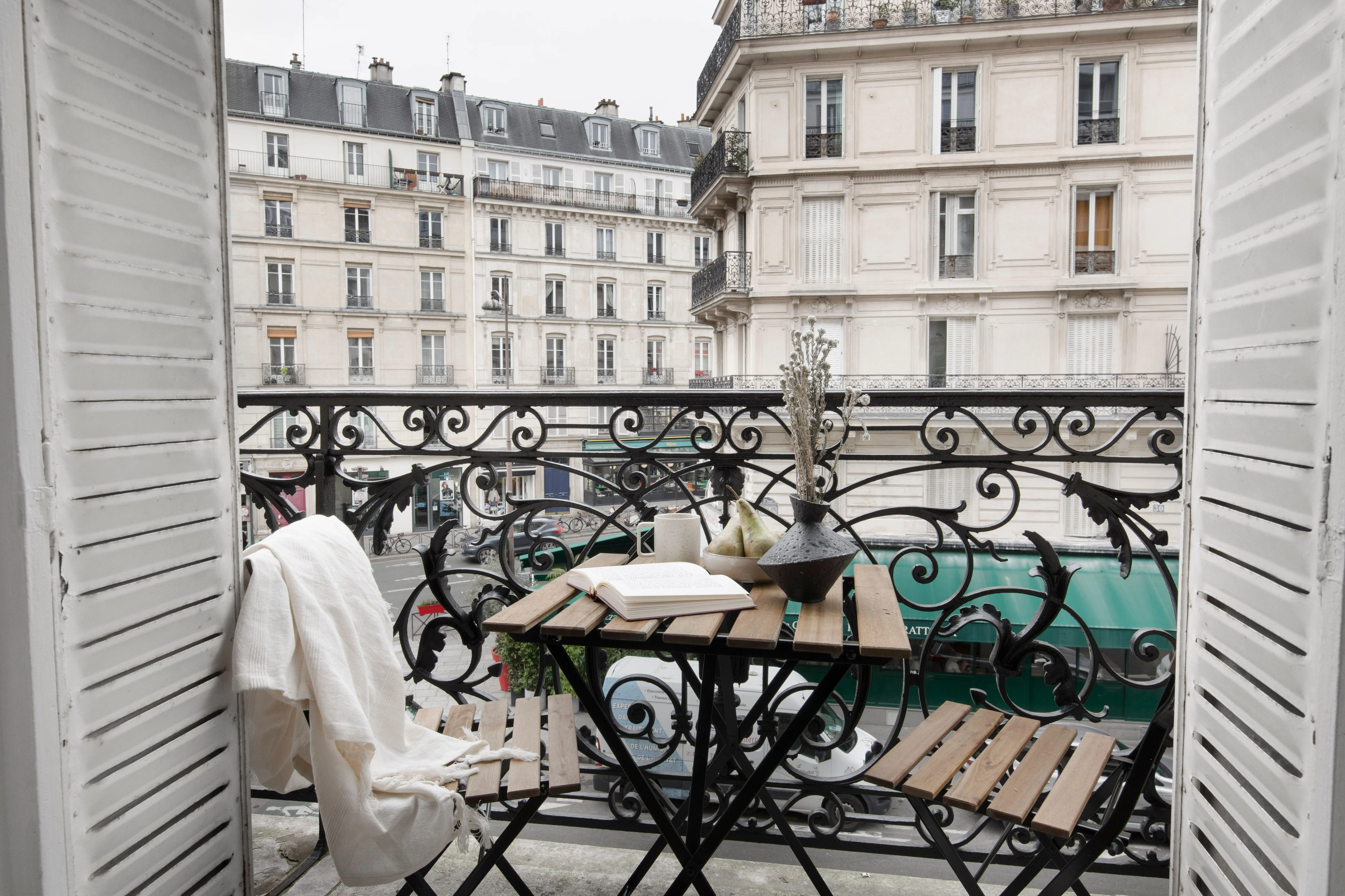 Spacious Paris Flat With High-speed Fiber & Pro Workspace For Remote Professionals #5