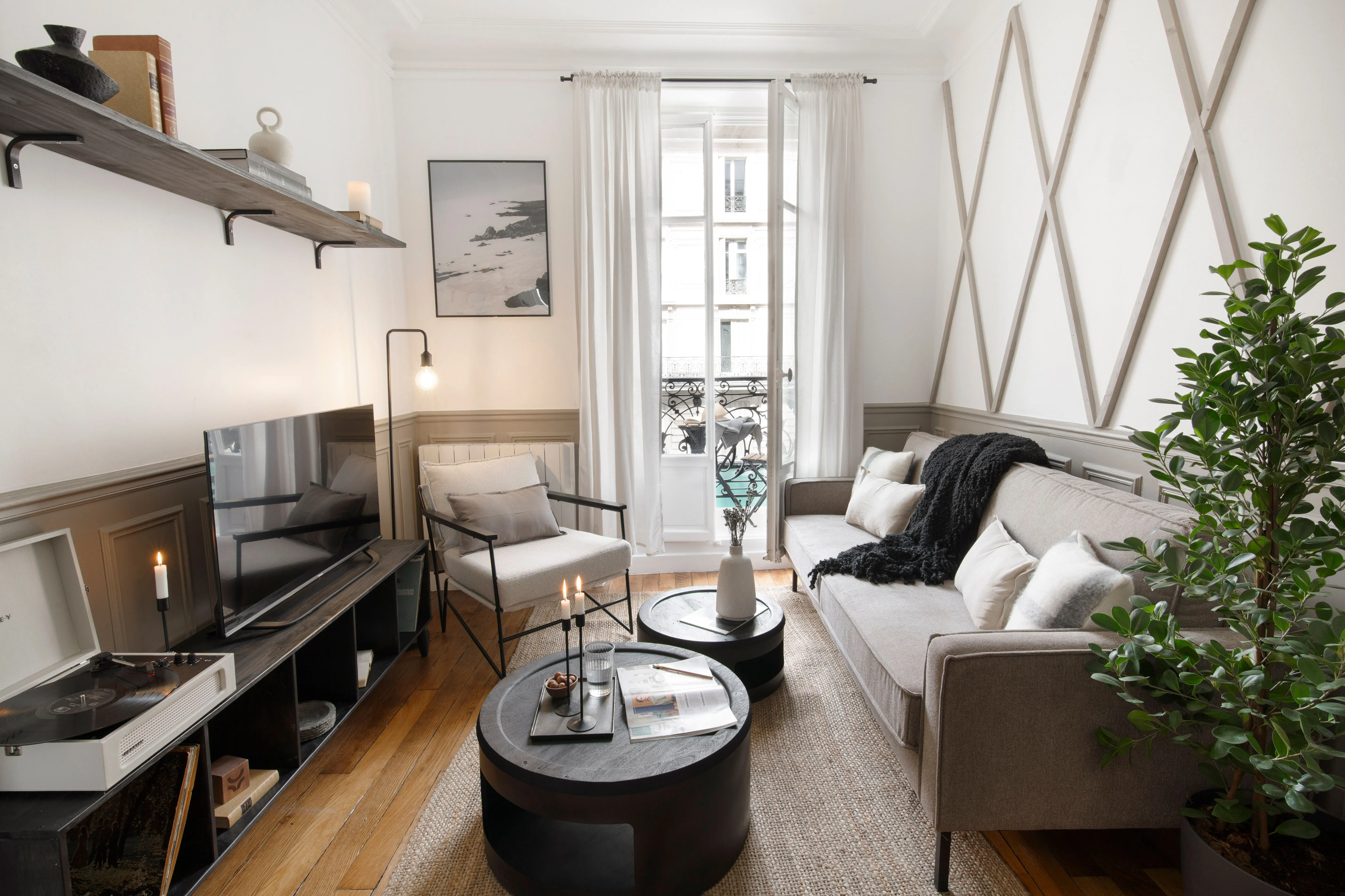 Spacious Paris Flat With High-speed Fiber & Pro Workspace For Remote Professionals #3