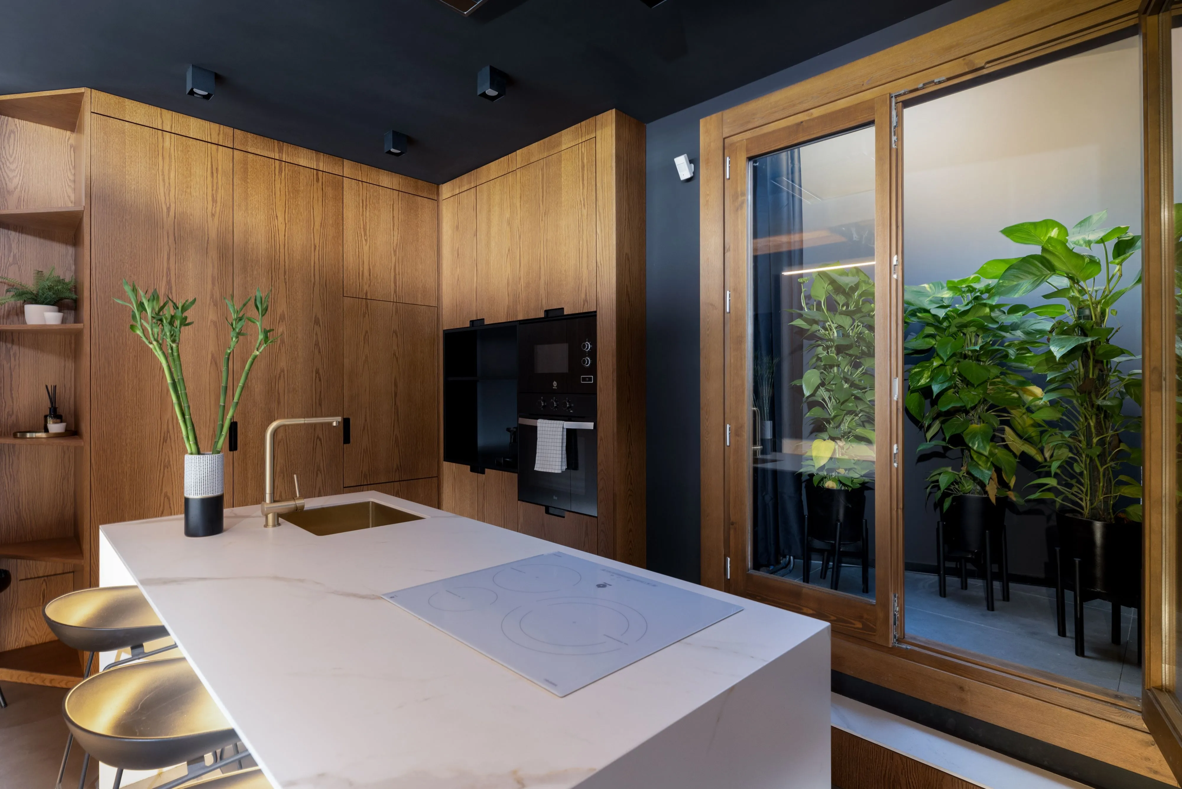 Elegant 70m2 Barcelona Flat With High-speed Wifi, Dual Monitors & Chef's Kitchen #2