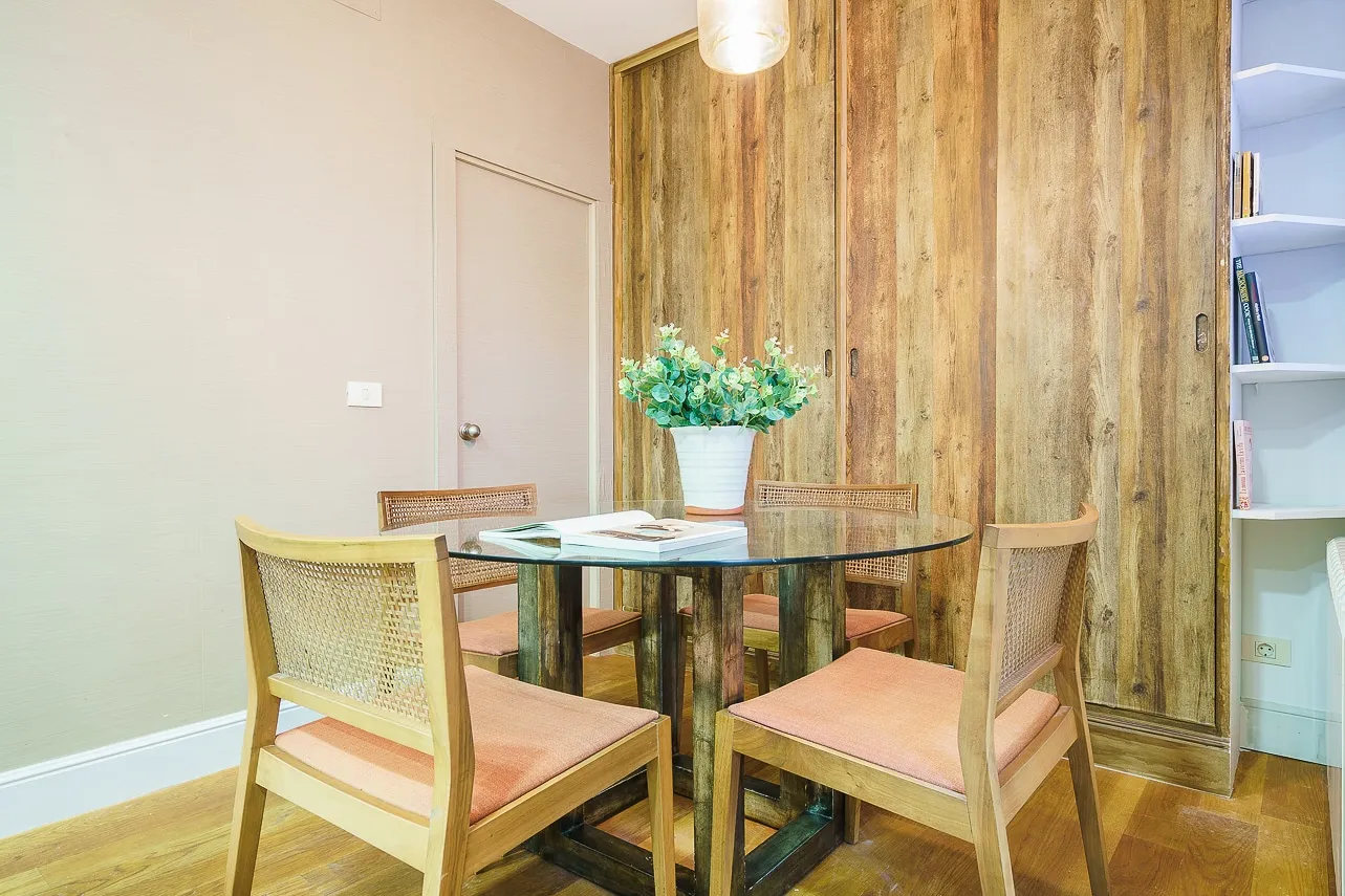 Spacious Madrid Flat With Dedicated Home Office For Remote Work Flexibility #4