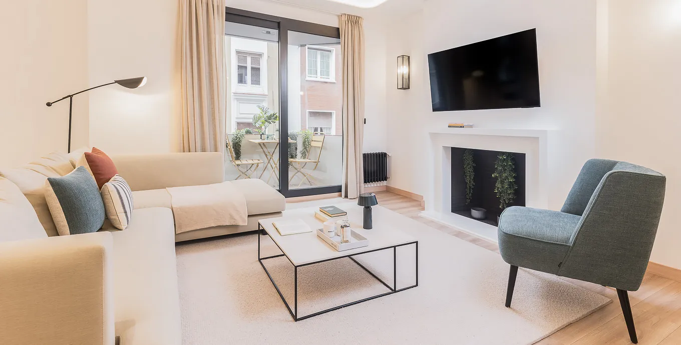 Upscale Madrid Flat, 145m2, 3br, Remote-work Ready Office Space