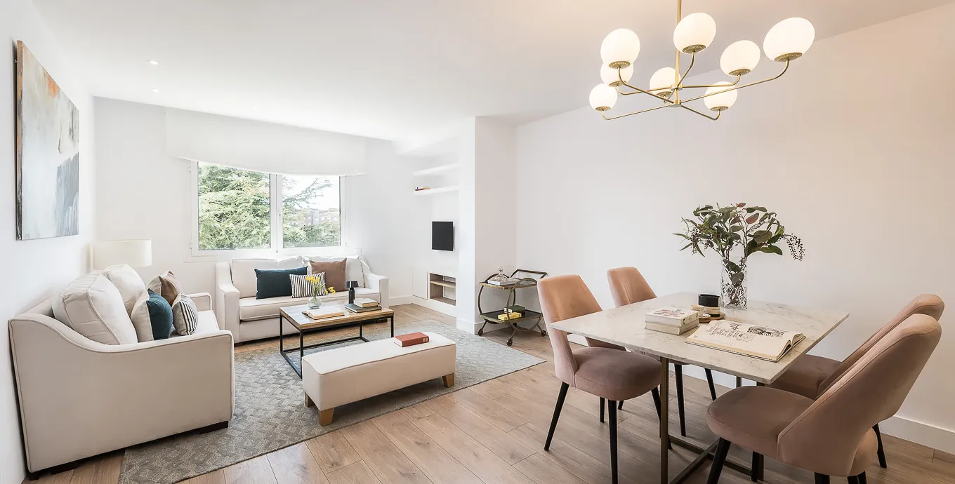 Spacious 113m2 Madrid Flat: Sleek Design, Dedicated Home Office For Digital Nomads