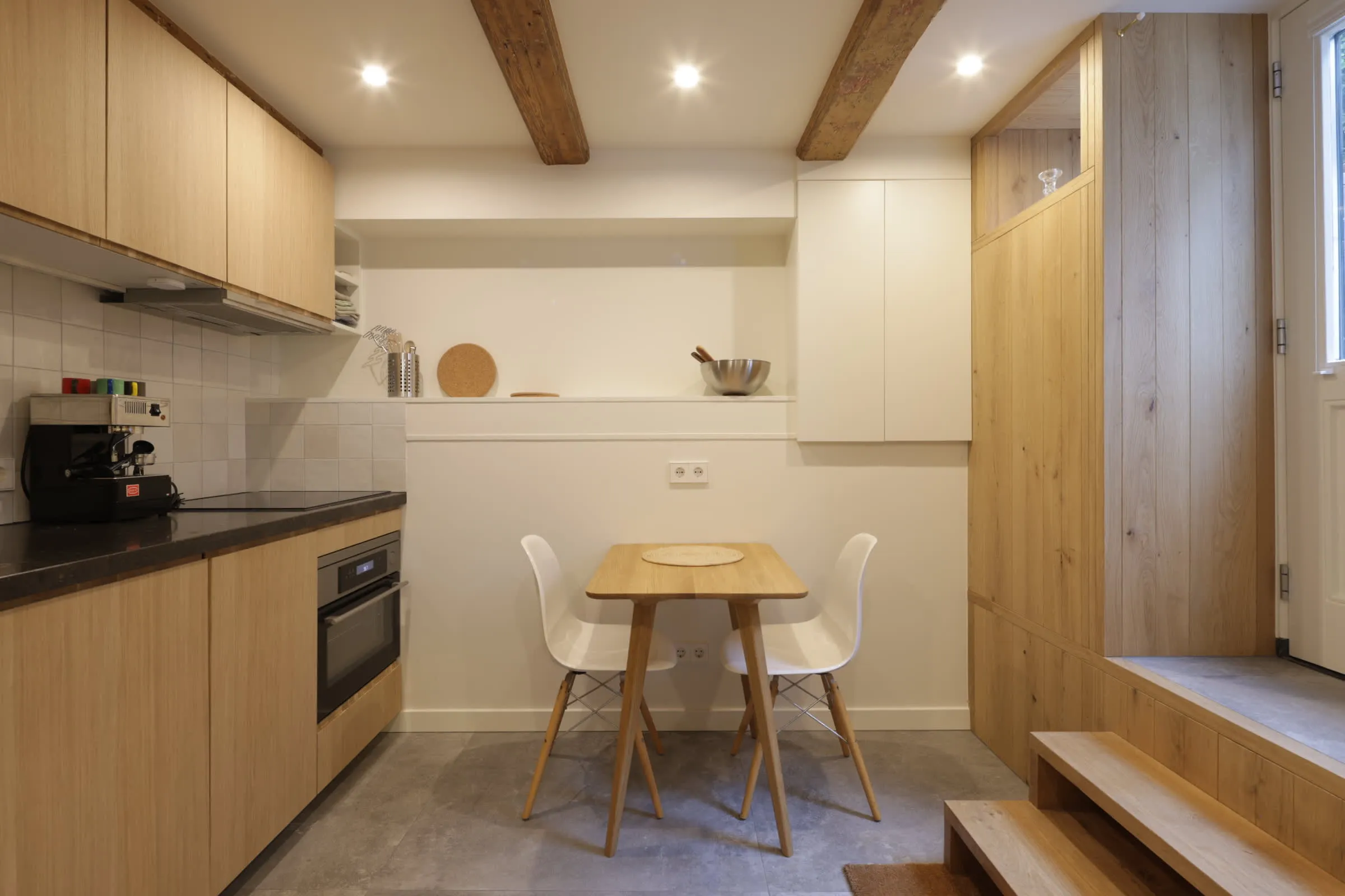 Bright Studio in Amsterdam’s Historic Canal District #3