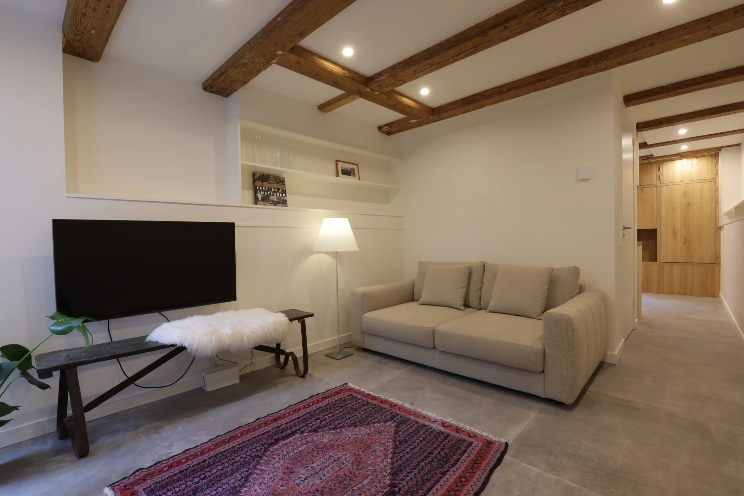 Bright Studio in Amsterdam’s Historic Canal District #4
