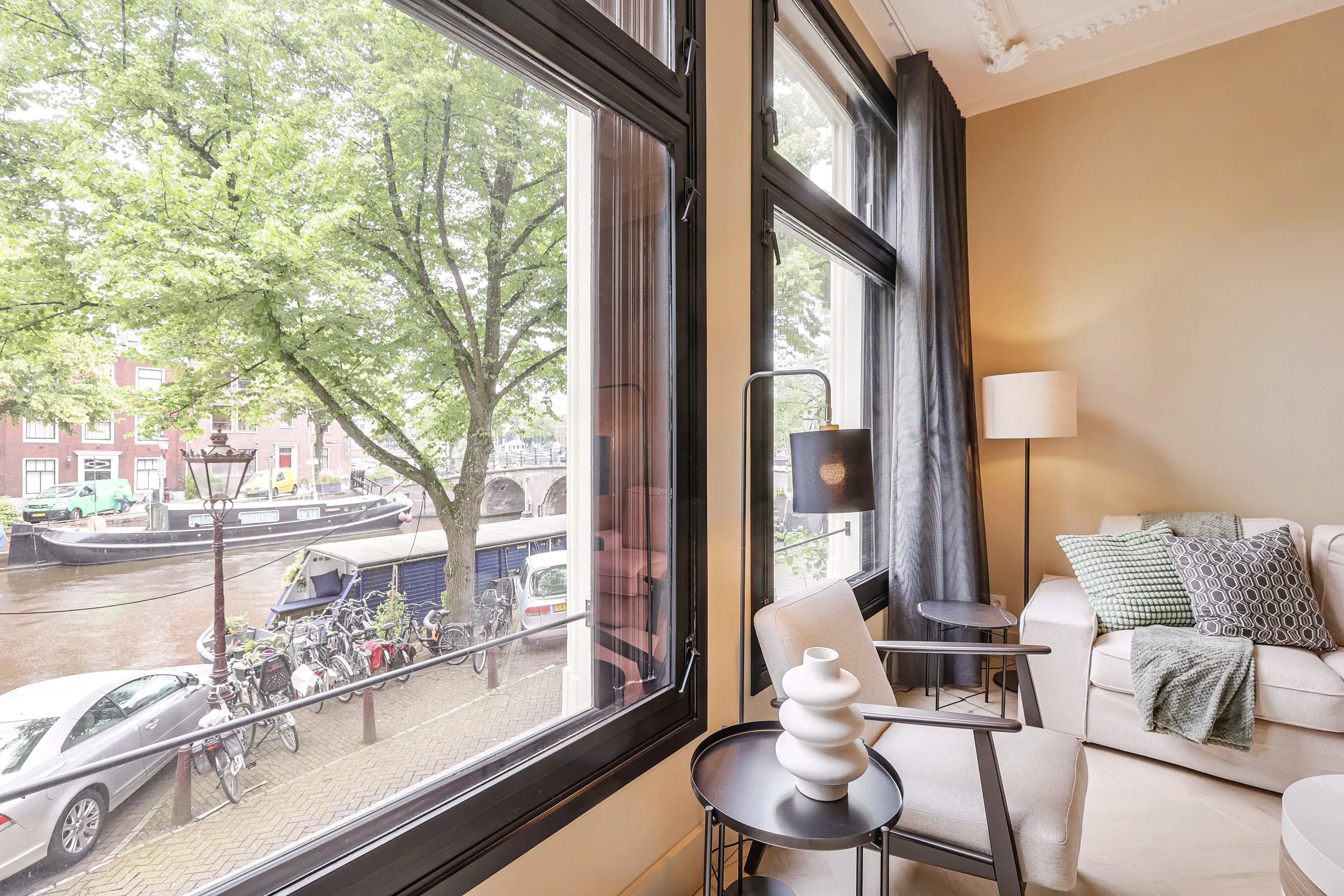 Work From Home On Keizersgracht: Spacious Contemporary Canal-view Flat, Amsterdam #5