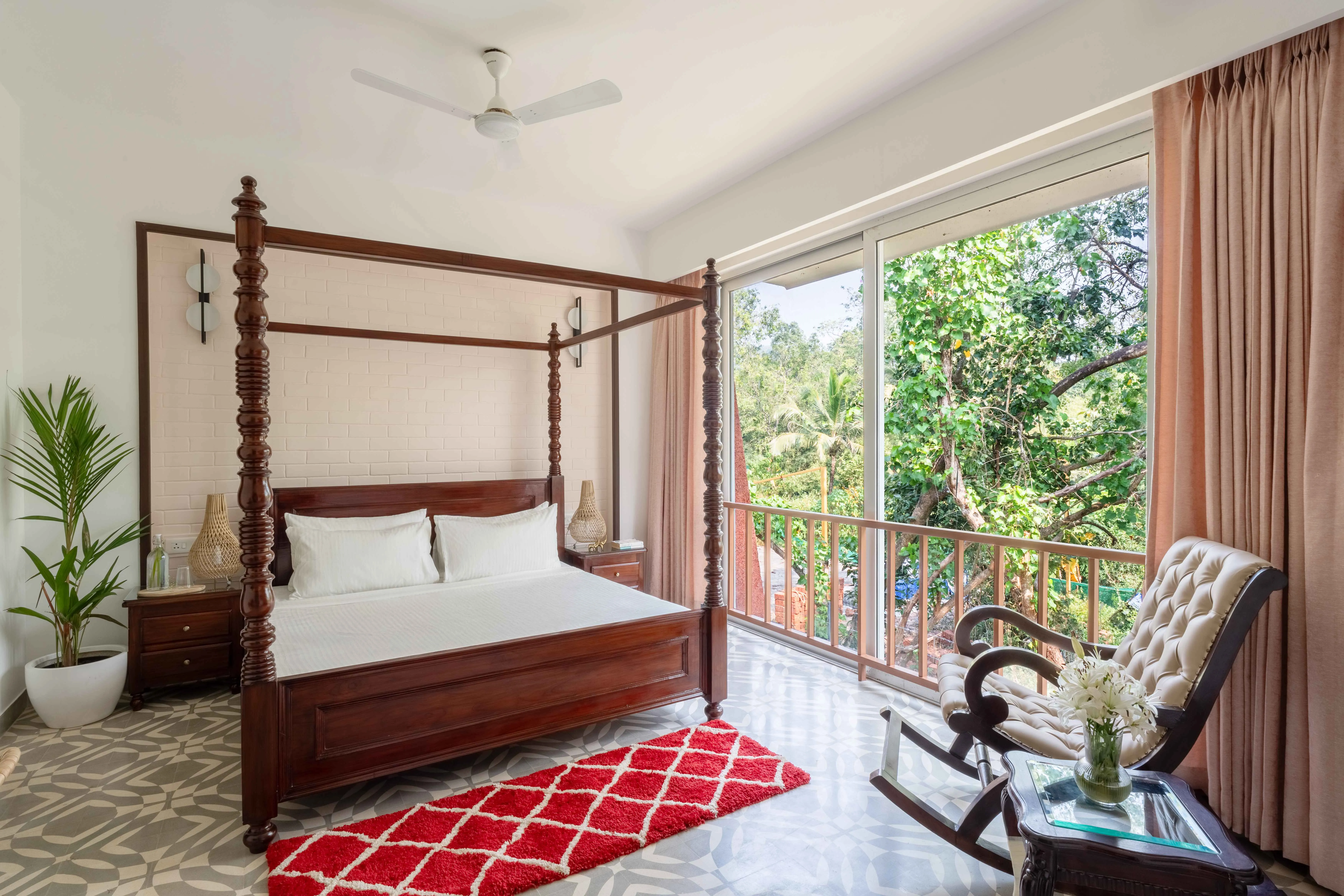 Impressive 2-bed Goa Flat With City Views And Dedicated Home Office For Remote Work #4
