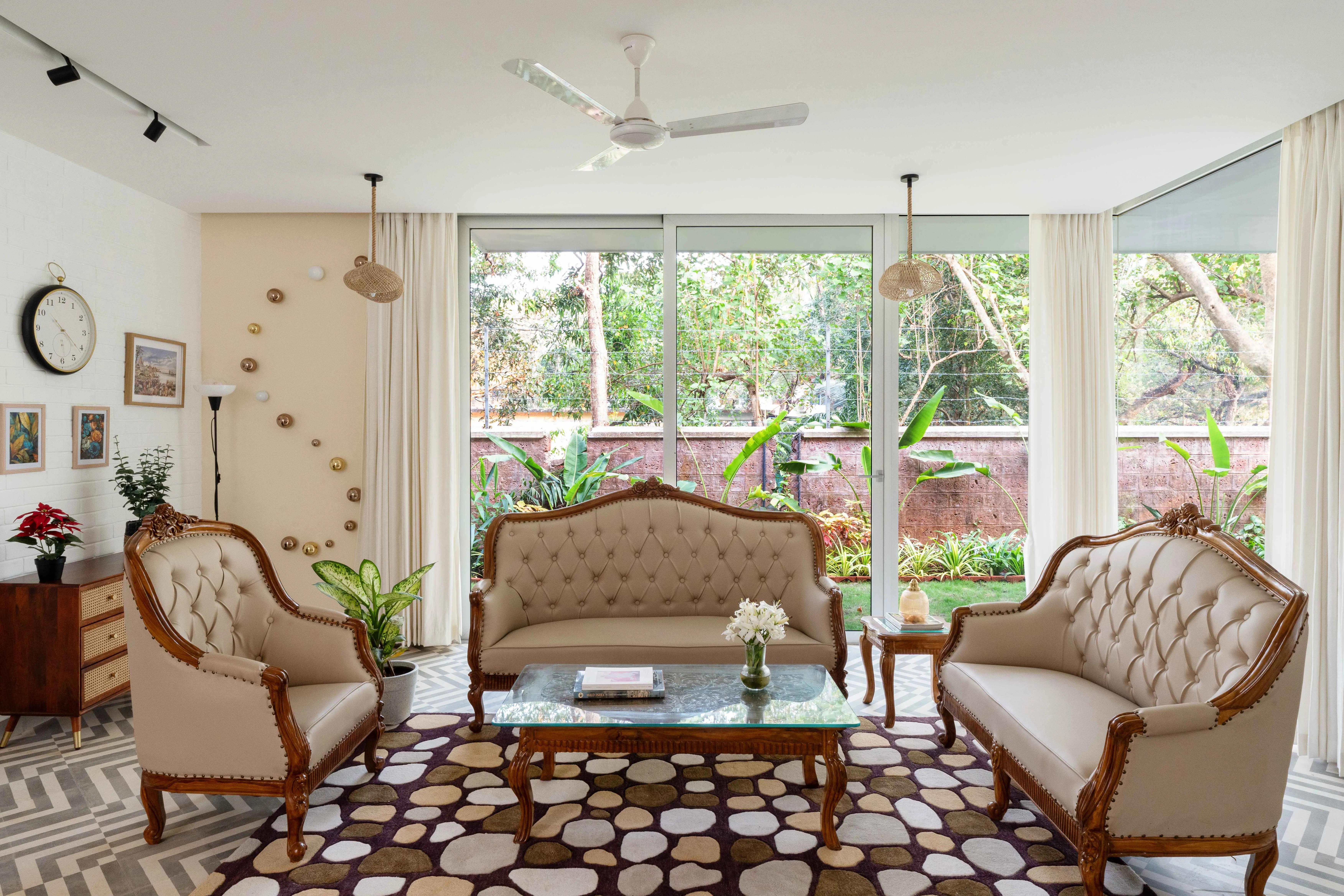 Impressive 2-bed Goa Flat With City Views And Dedicated Home Office For Remote Work #2
