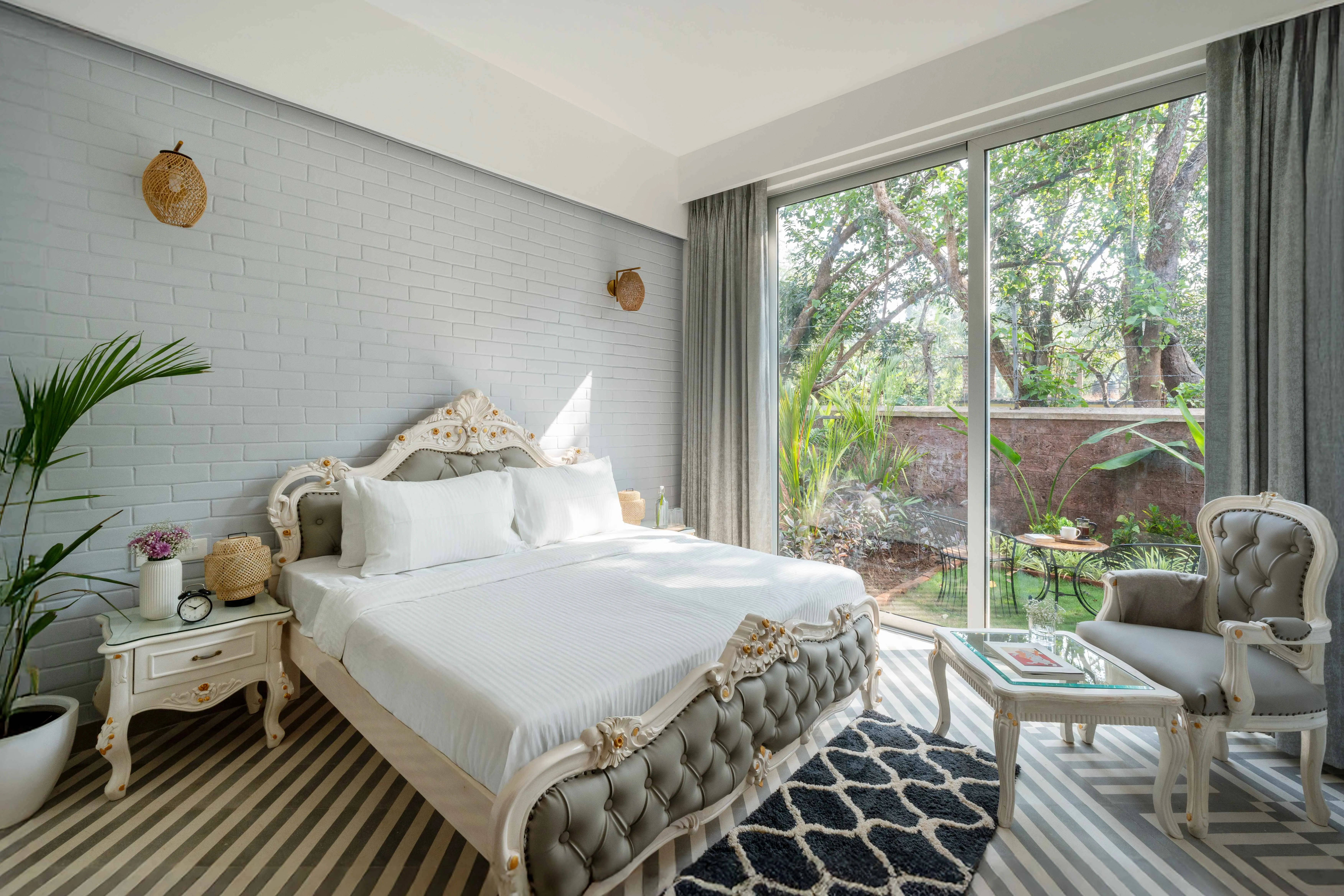 Impressive 2-bed Goa Flat With City Views And Dedicated Home Office For Remote Work #3
