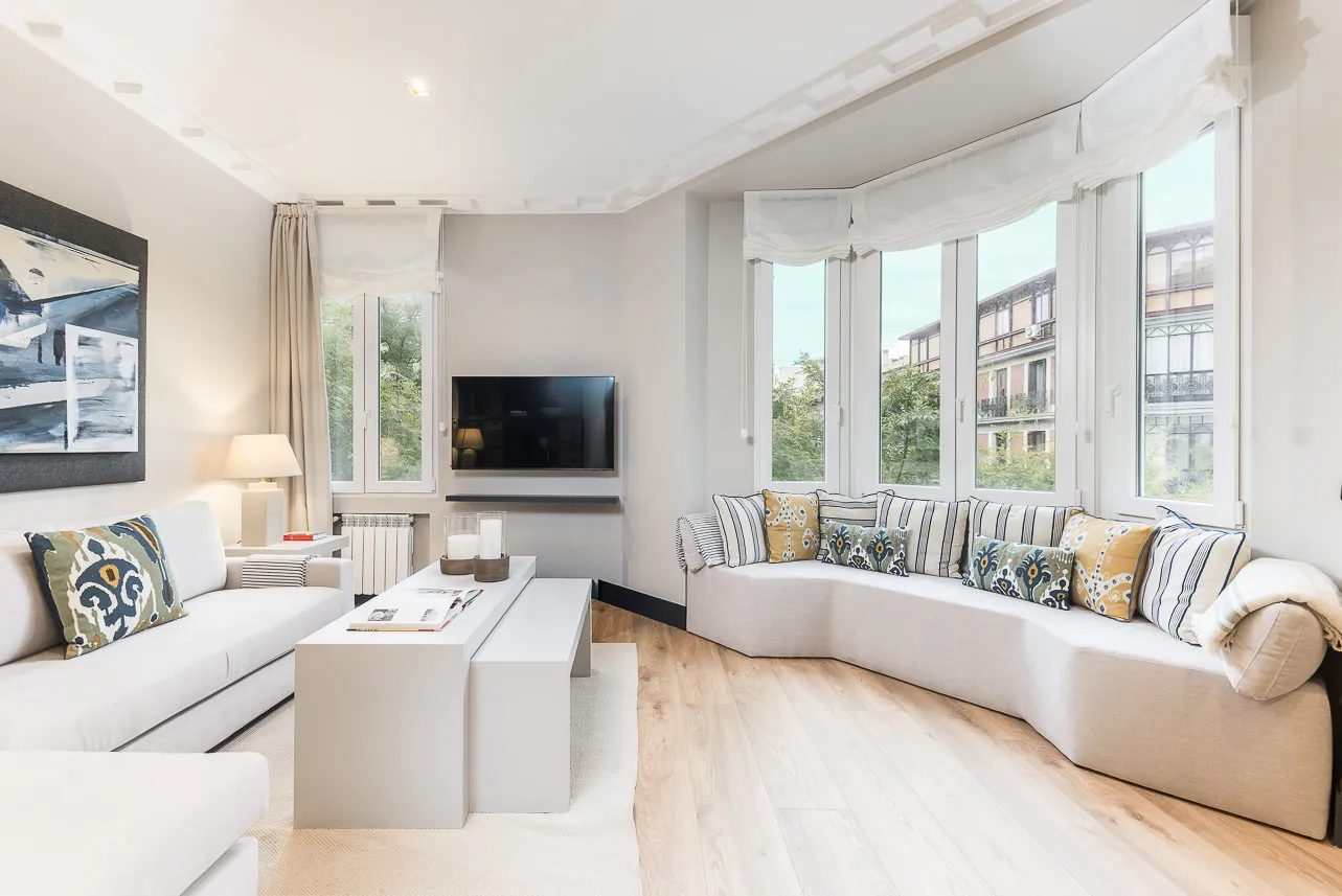 Chic Madrid Apartment With Dedicated Home Office And Modern Comforts #4
