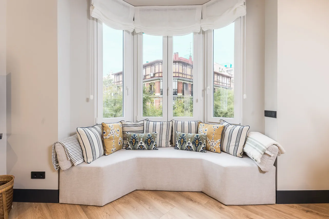 Chic Madrid Apartment With Dedicated Home Office And Modern Comforts #5
